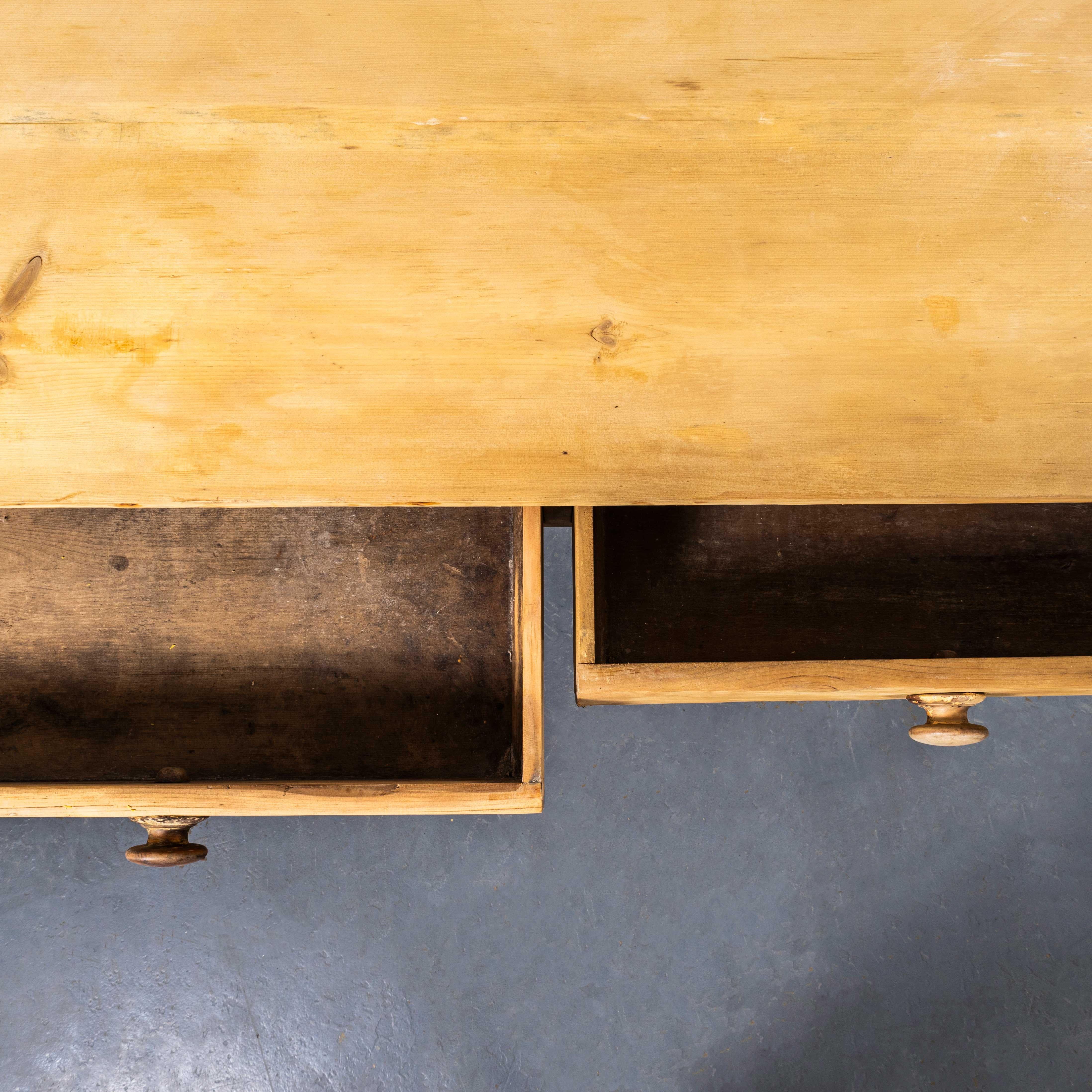 Pin Table de salle à manger à deux tiroirs en pin classique du XIXe siècle en vente