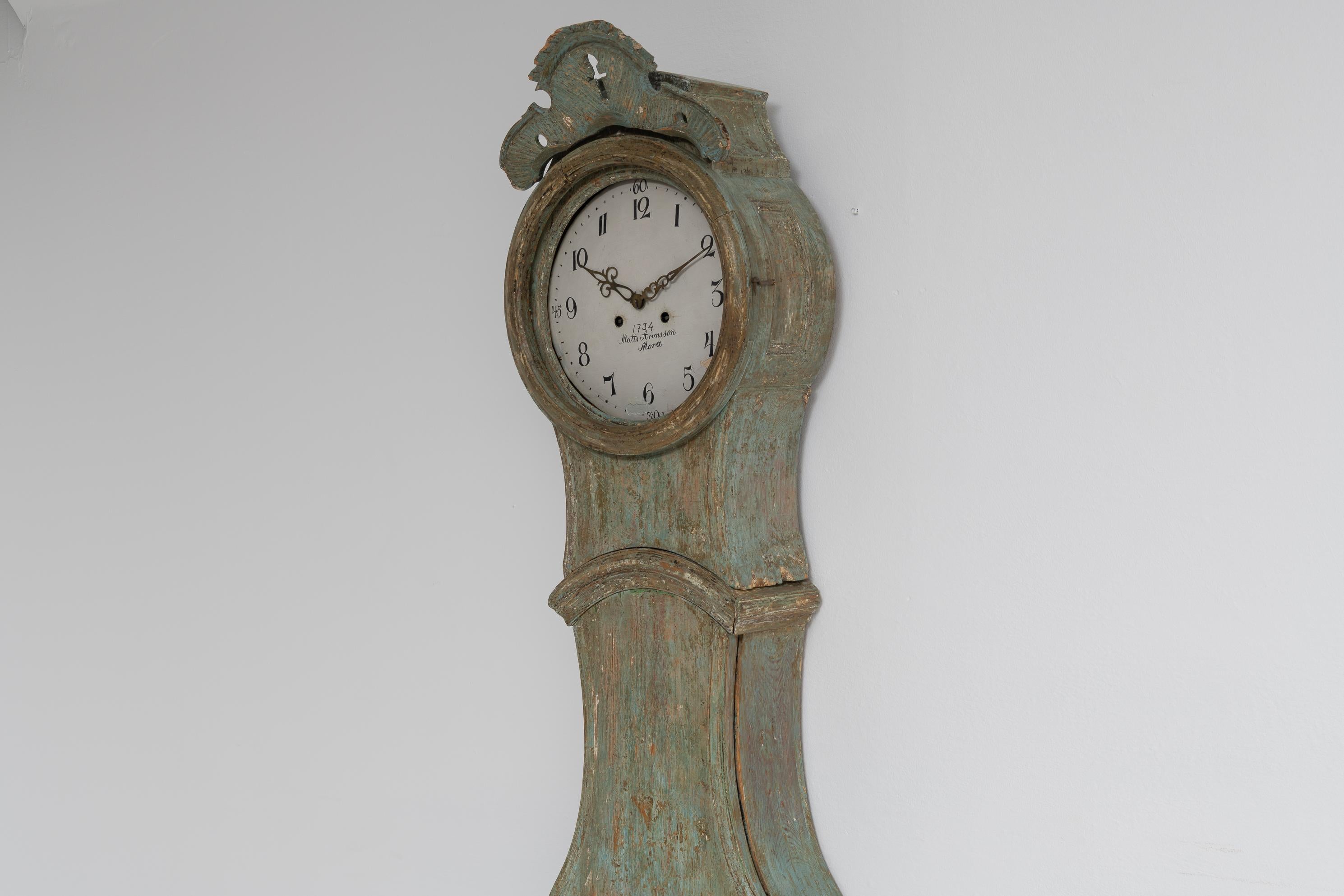 Horloge rococo suédoise classique du 19ème siècle à boîtier long classique  Bon état - En vente à Kramfors, SE