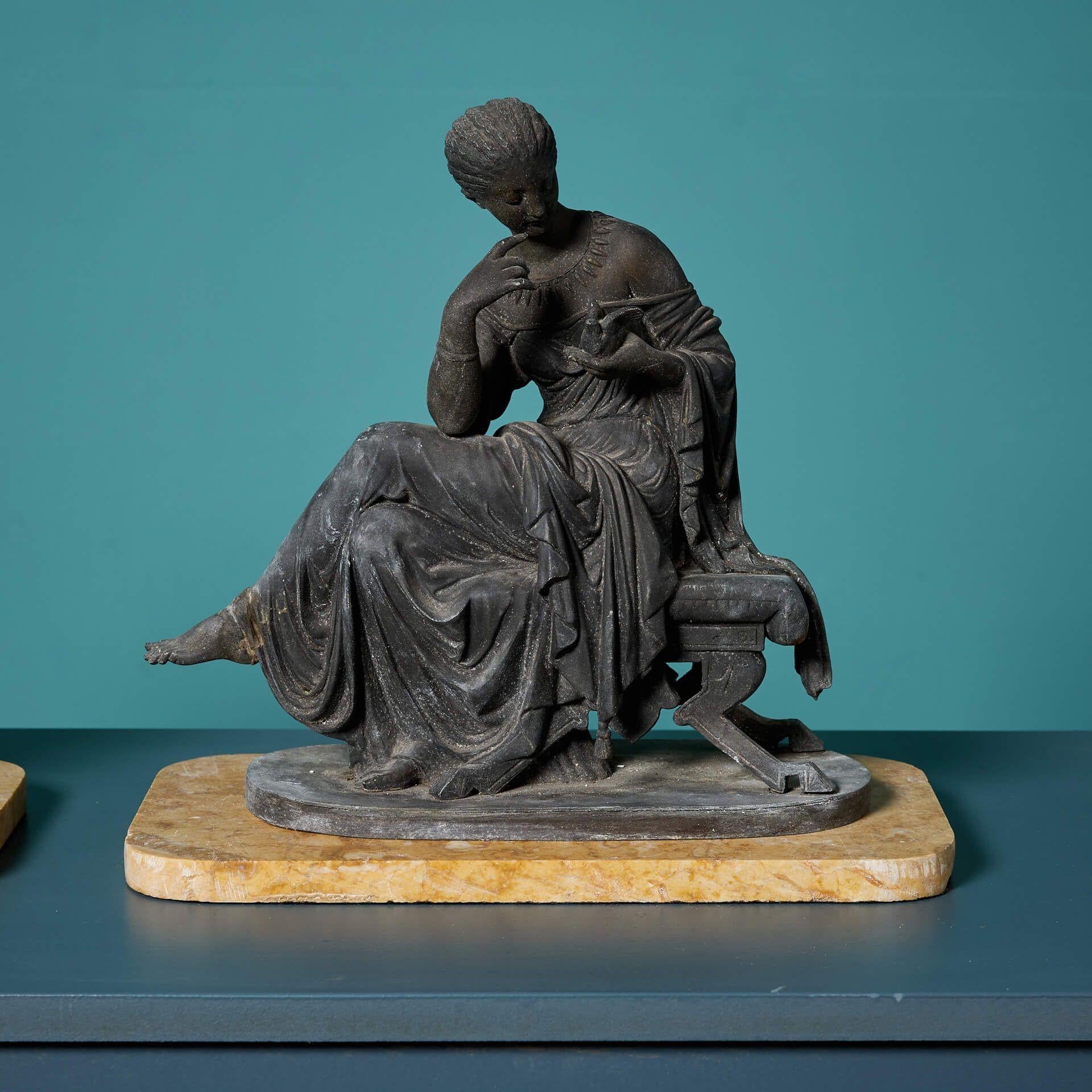 Inglese Figure classiche del XIX secolo su basi di marmo in vendita