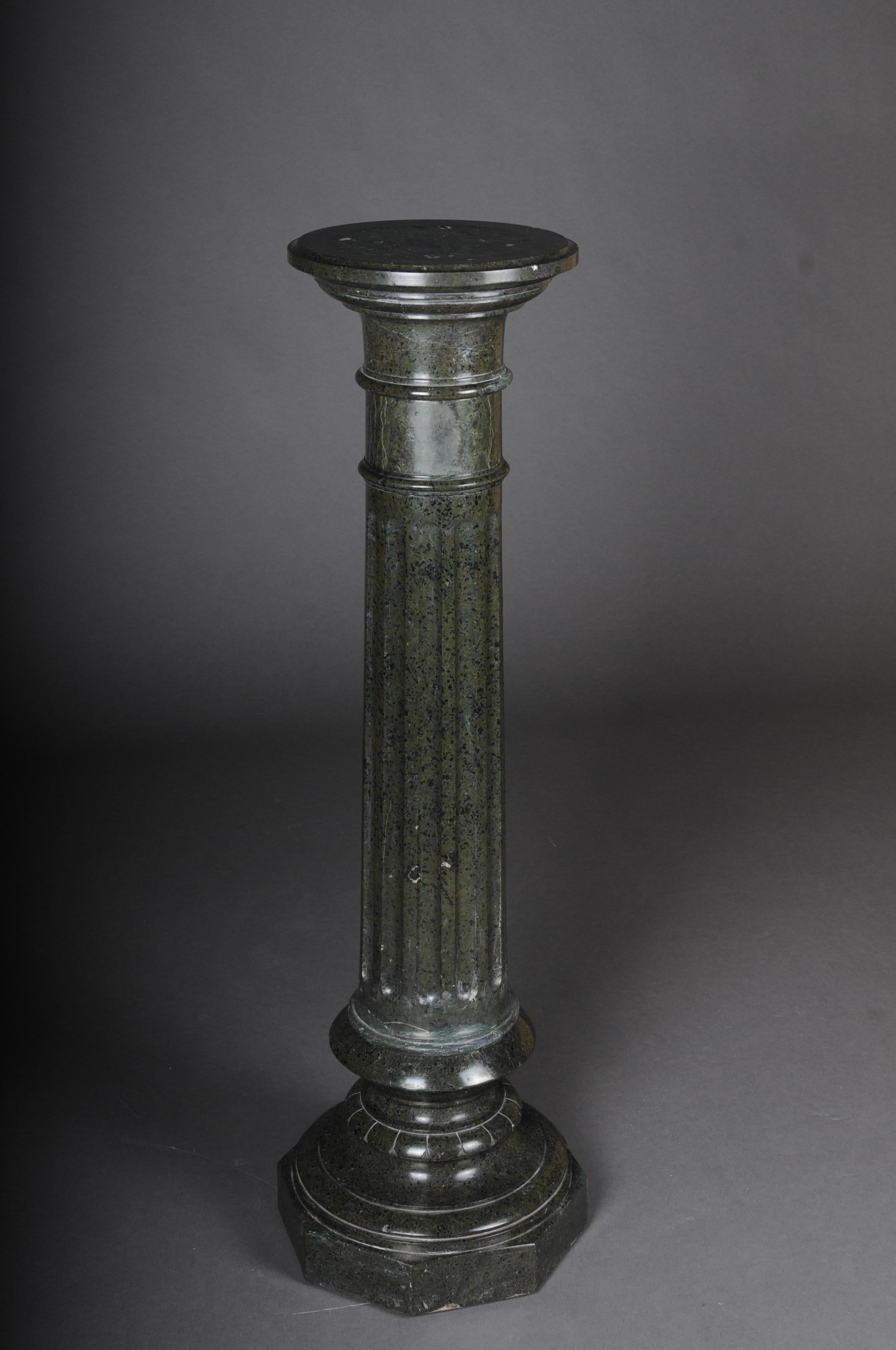 XIXe siècle Columne en granit classique du 19ème siècle en vente