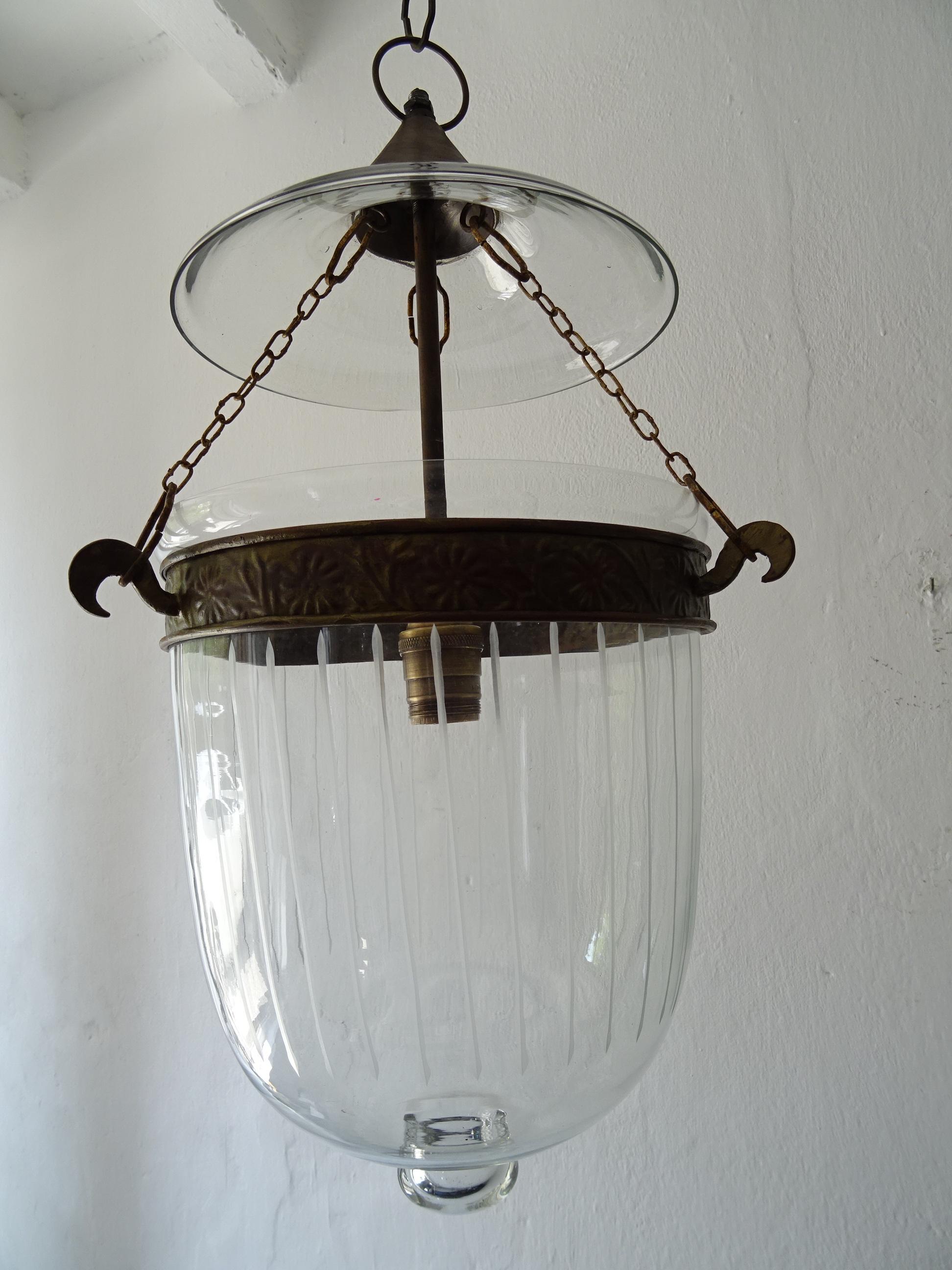 Housing one big light. Newly wired with appropriate certified US UL socket for the USA and appropriate socket for all other countries. Ready to hang. Clear with etching on bell. The bell alone measures 11 inches. Free priority shipping from Italy,