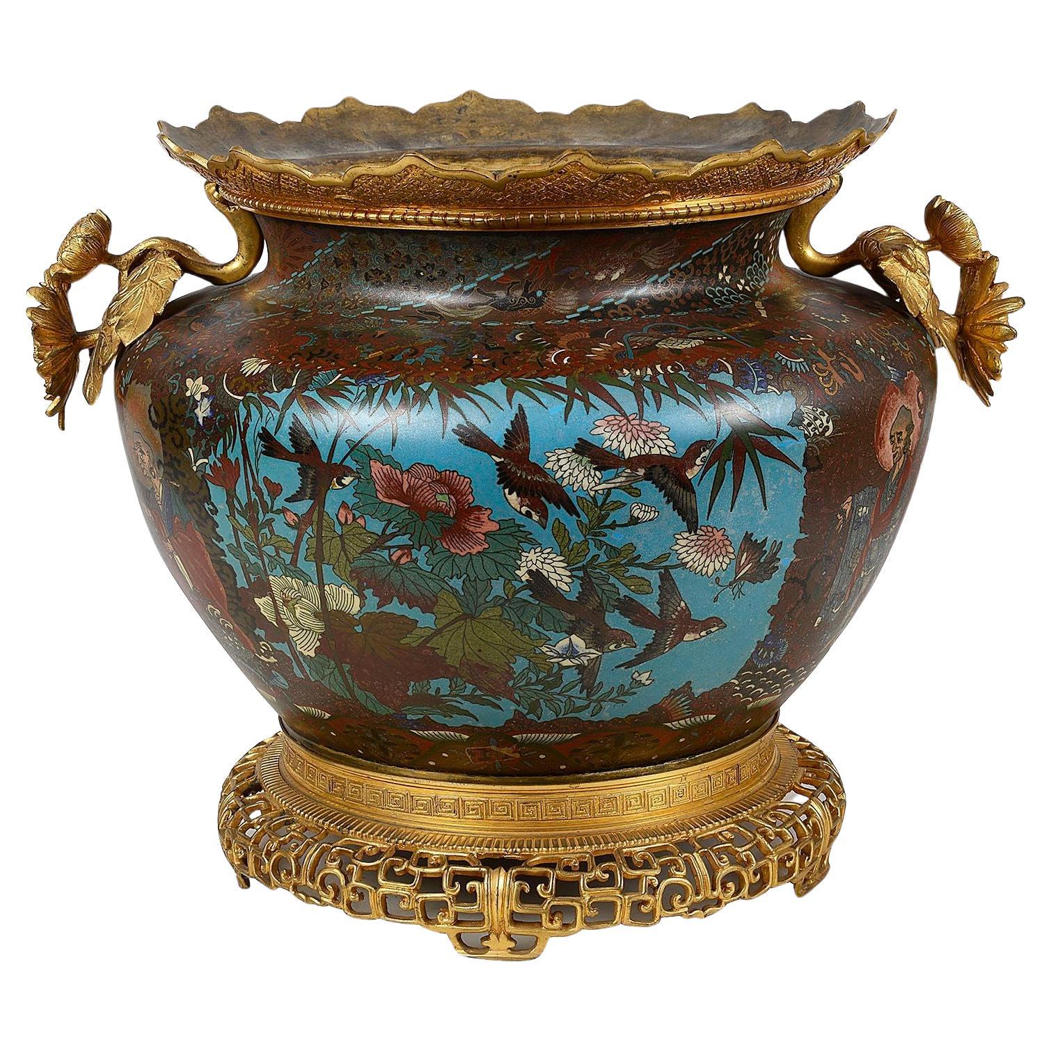 Jardiniere in smalto cloisonné del XIX secolo.