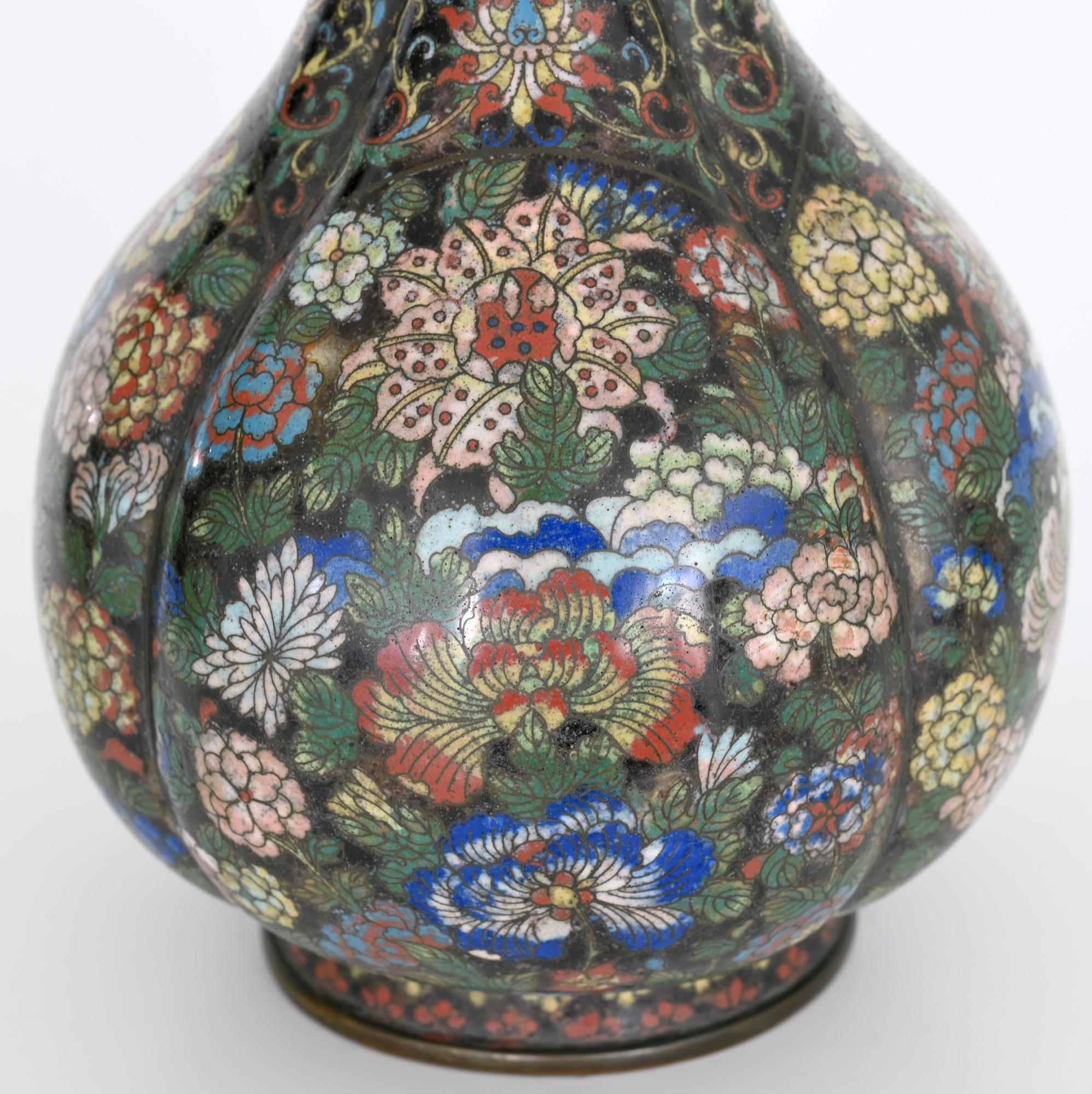 Cloisonné-Vase aus dem frühen 19. Jahrhundert, China (Chinesisch) im Angebot