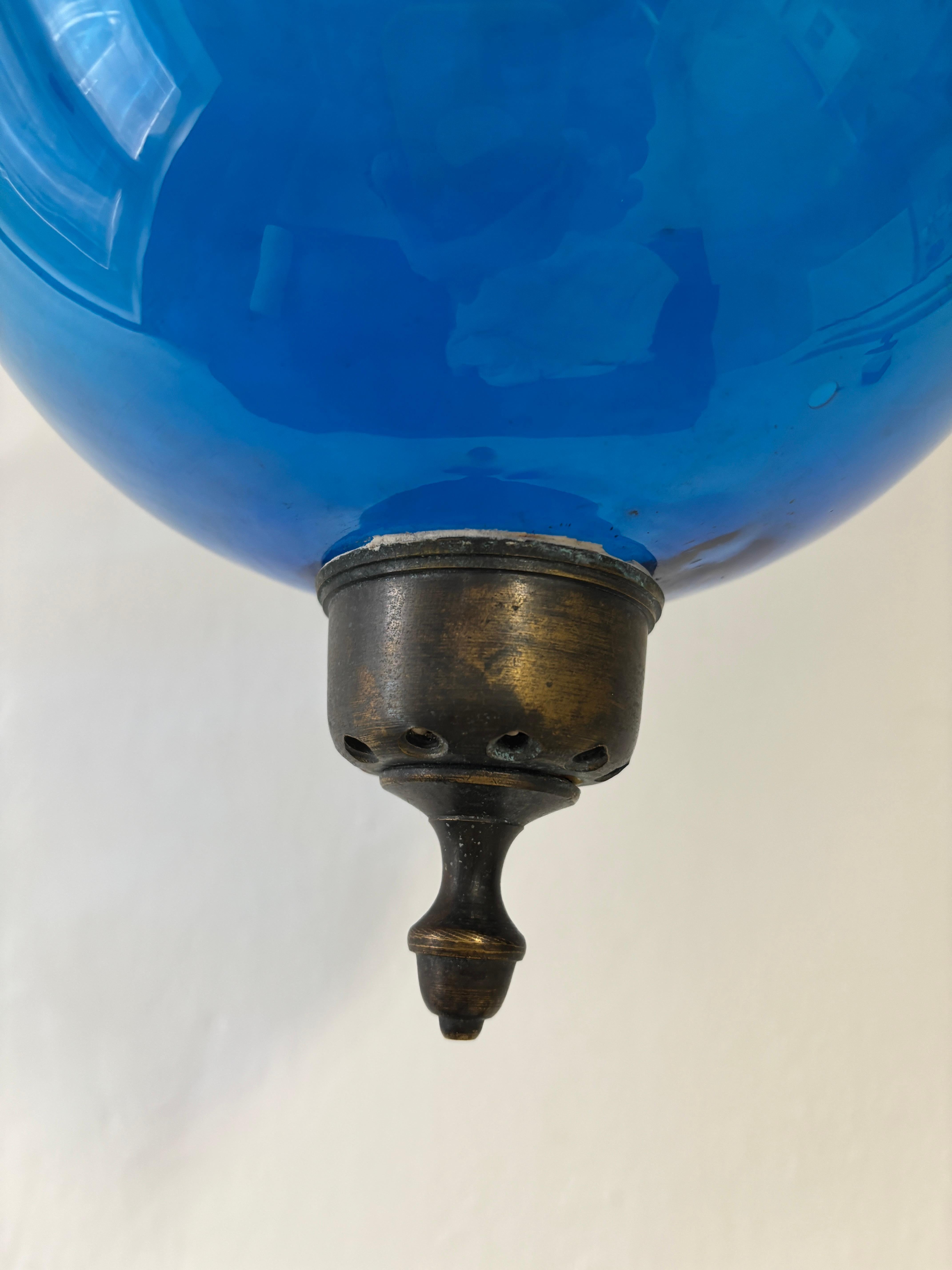 Lanterne à clochettes anglaise du 19e siècle bleu cobalt en vente 1