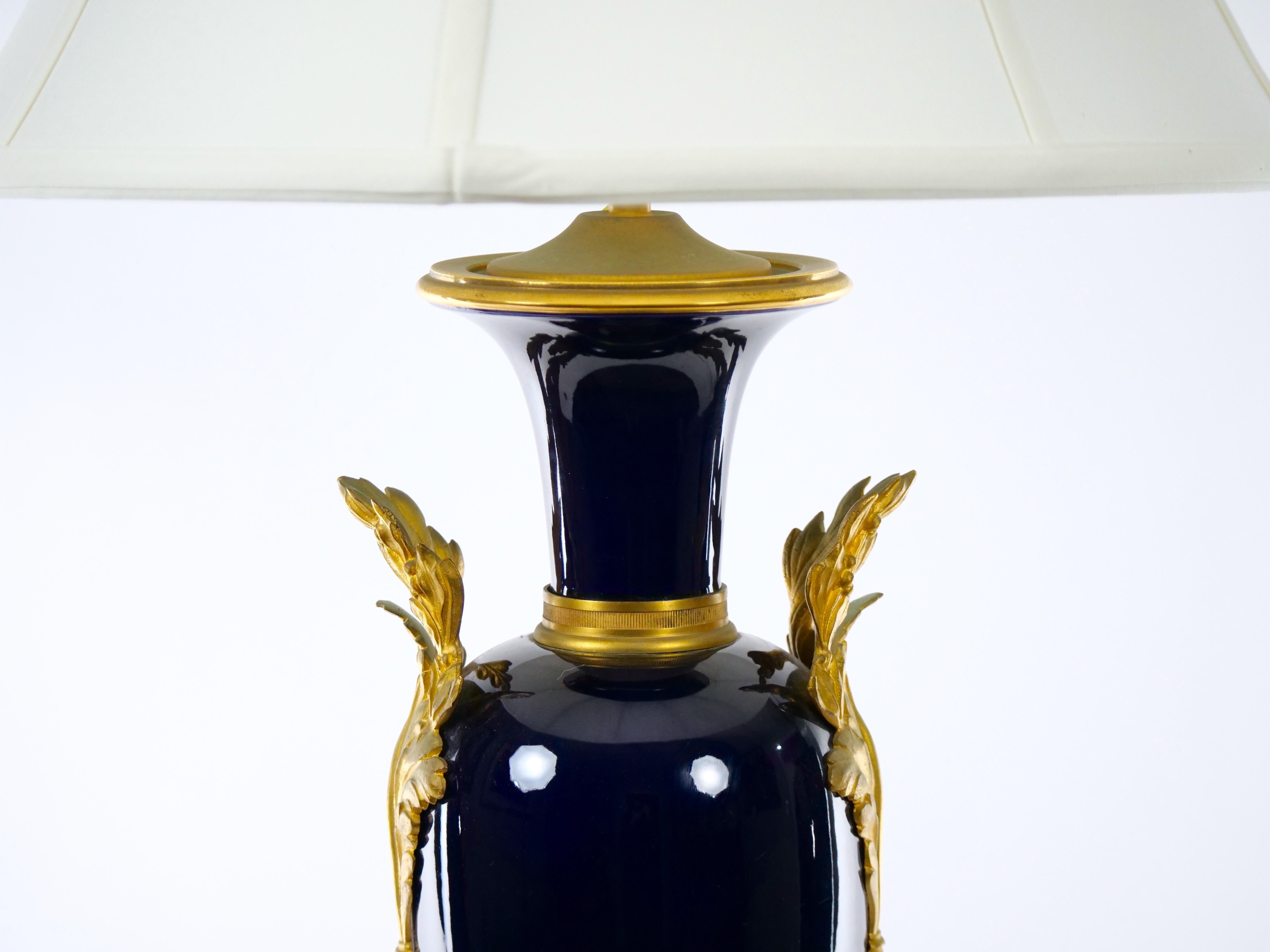 19th Century Cobalt Blue Sèvres Style Porcelain / Ormolu Lamps For Sale 4