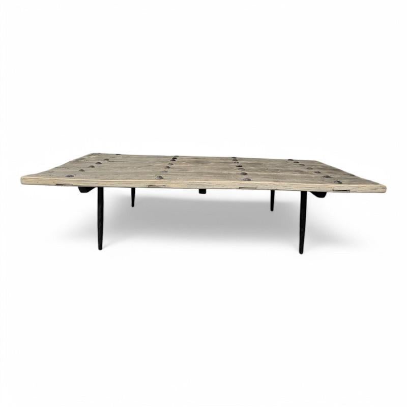 Exportation chinoise Table basse du XIXe siècle provenant d'une porte chinoise ancienne, Shandong, années 1950 en vente