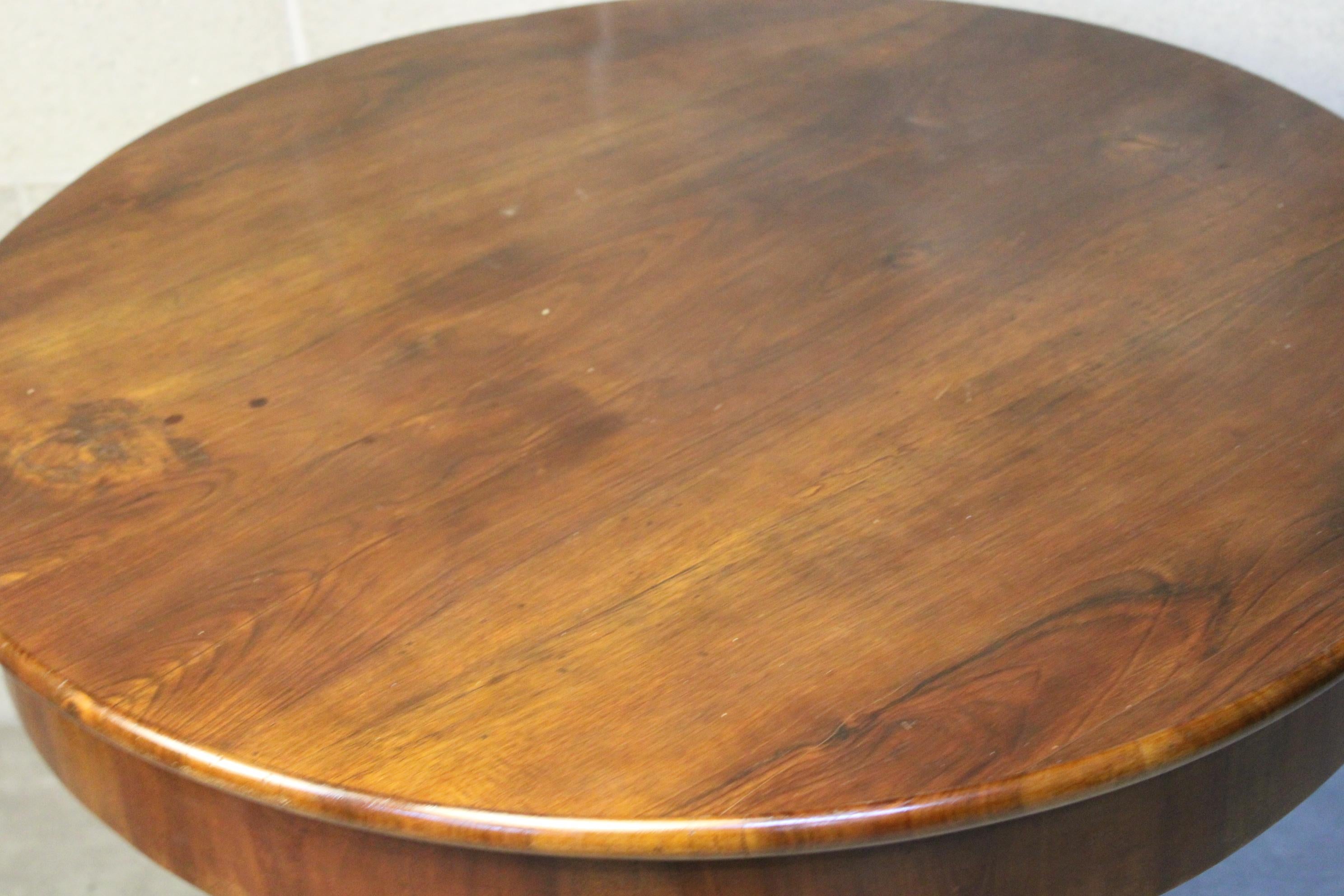 19th Century Round Center Table in Mahogany , Louis Philippe circa 1840 For Sale 7
