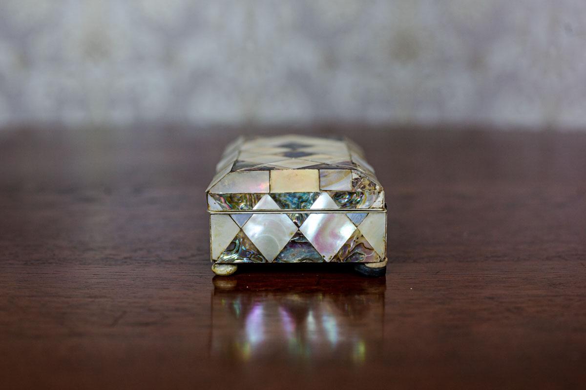 19th Century Coffret with Mother of Pearl For Sale 5