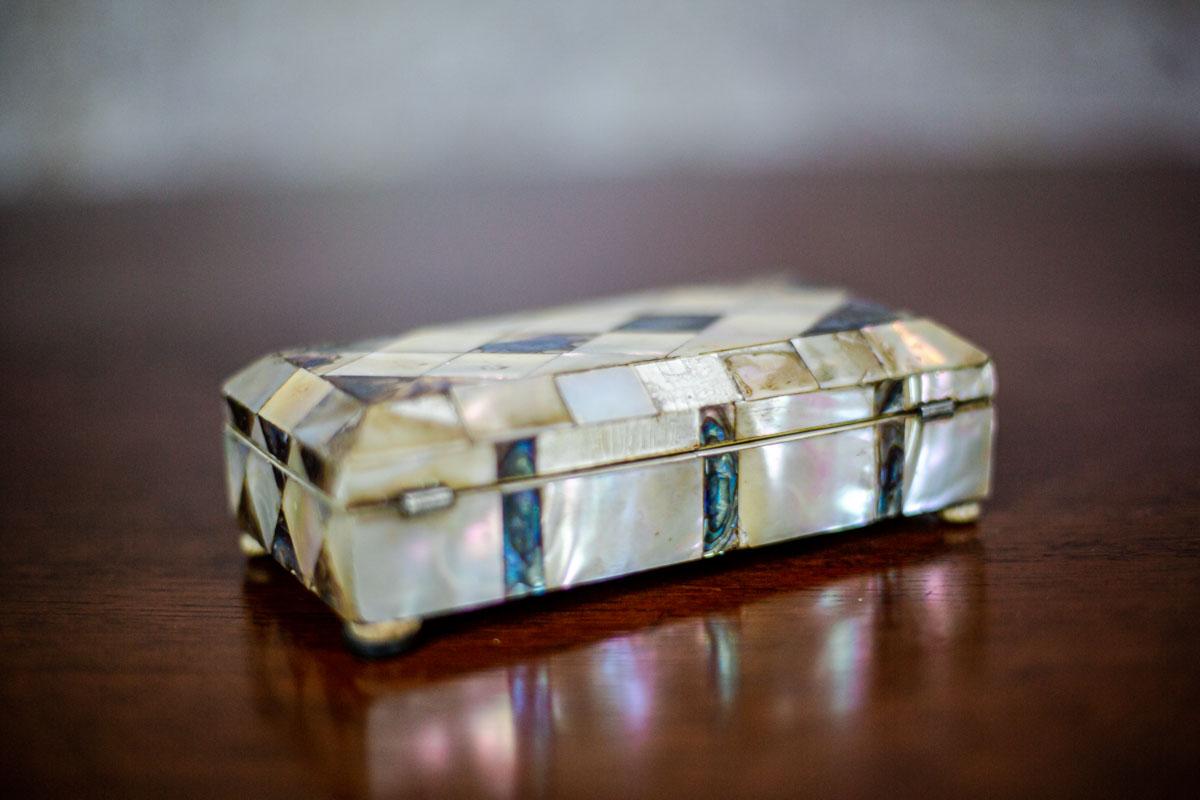 19th Century Coffret with Mother of Pearl For Sale 2