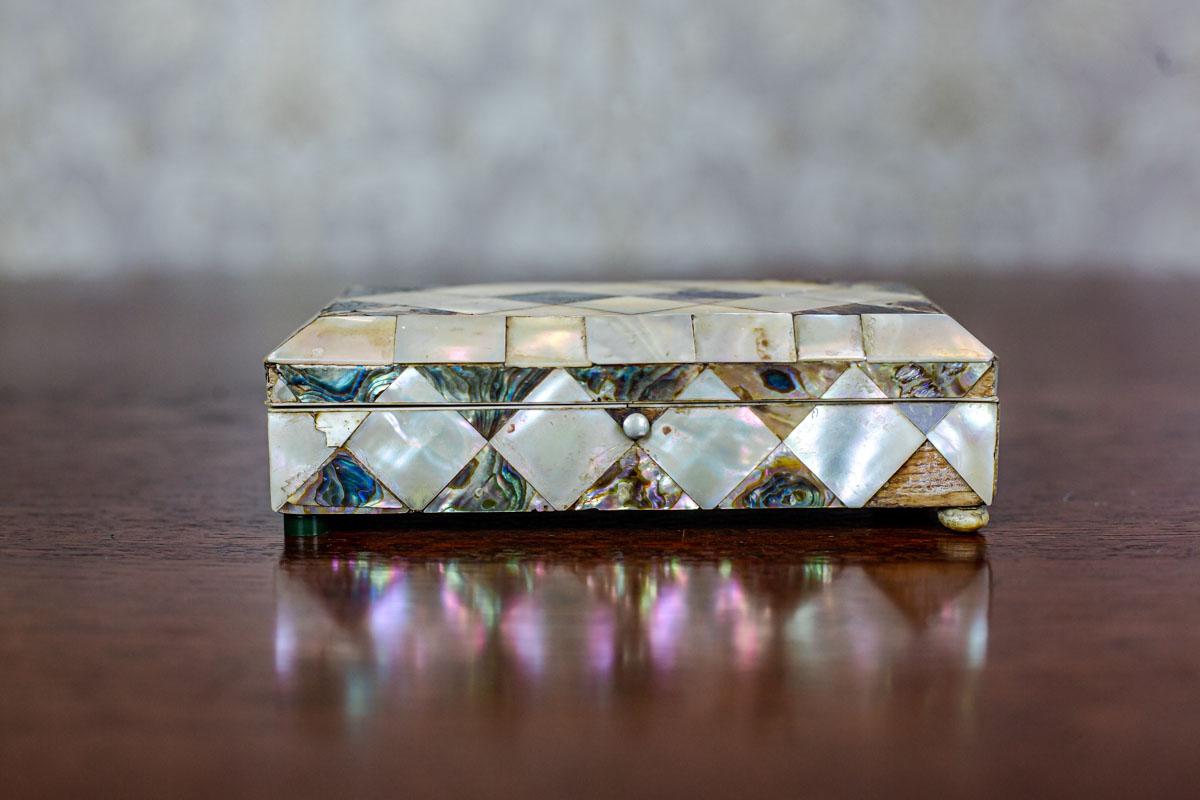 19th Century Coffret with Mother of Pearl For Sale 4