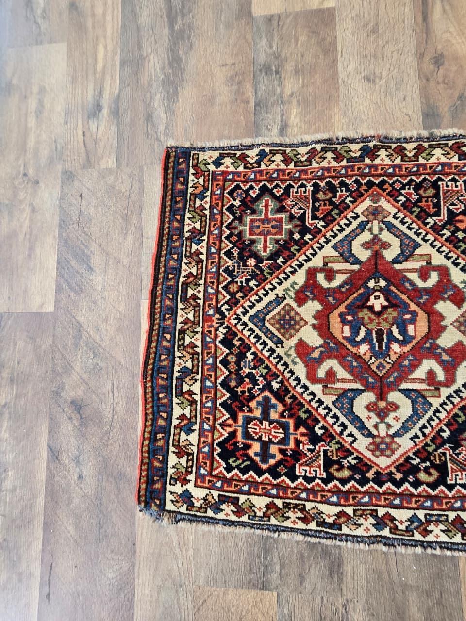 Tessuto a mano Set di tappeti antichi Quashqai Bagface Saddleback da collezione del XIX secolo in vendita