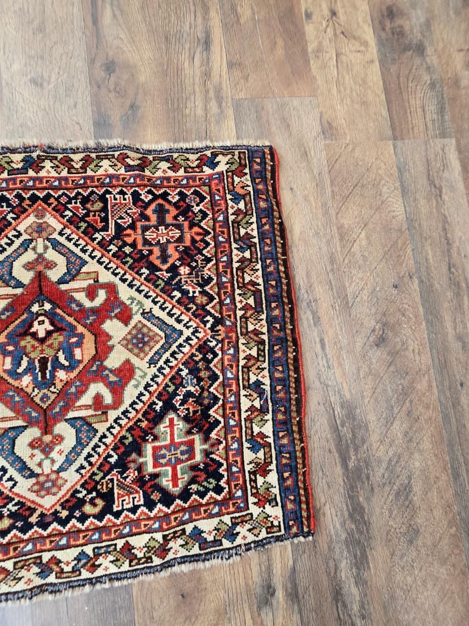 Set di tappeti antichi Quashqai Bagface Saddleback da collezione del XIX secolo In condizioni discrete in vendita a Media, PA