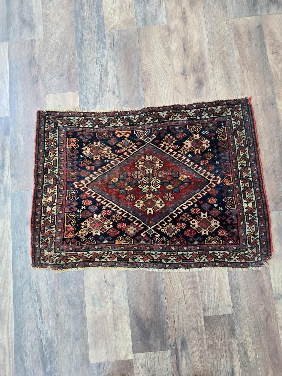 Set di tappeti antichi Quashqai Bagface Saddleback da collezione del XIX secolo in vendita 3