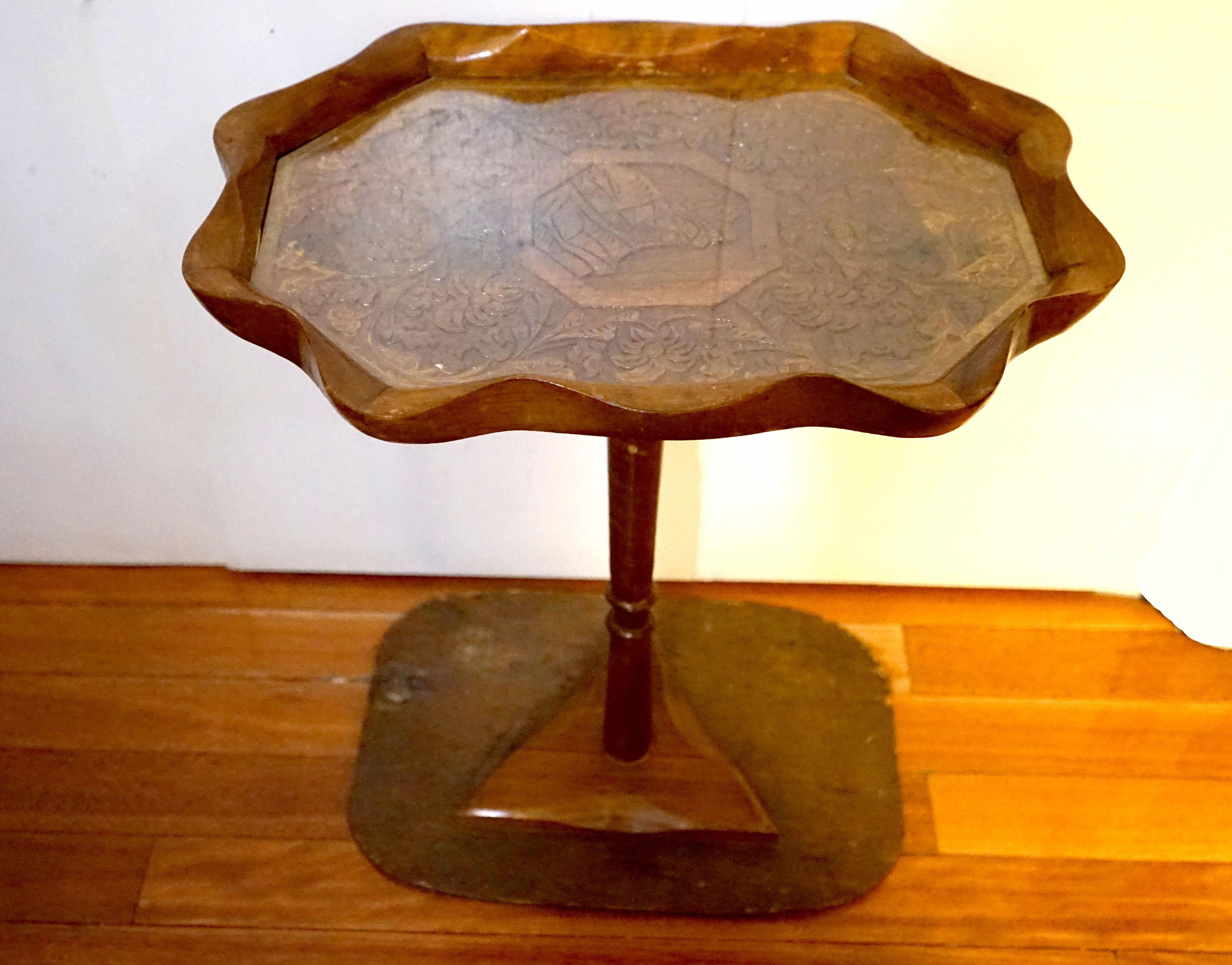 19th Century Collectible Maple or Walnut Hand-Carved Table with Scalloped Rim For Sale 5