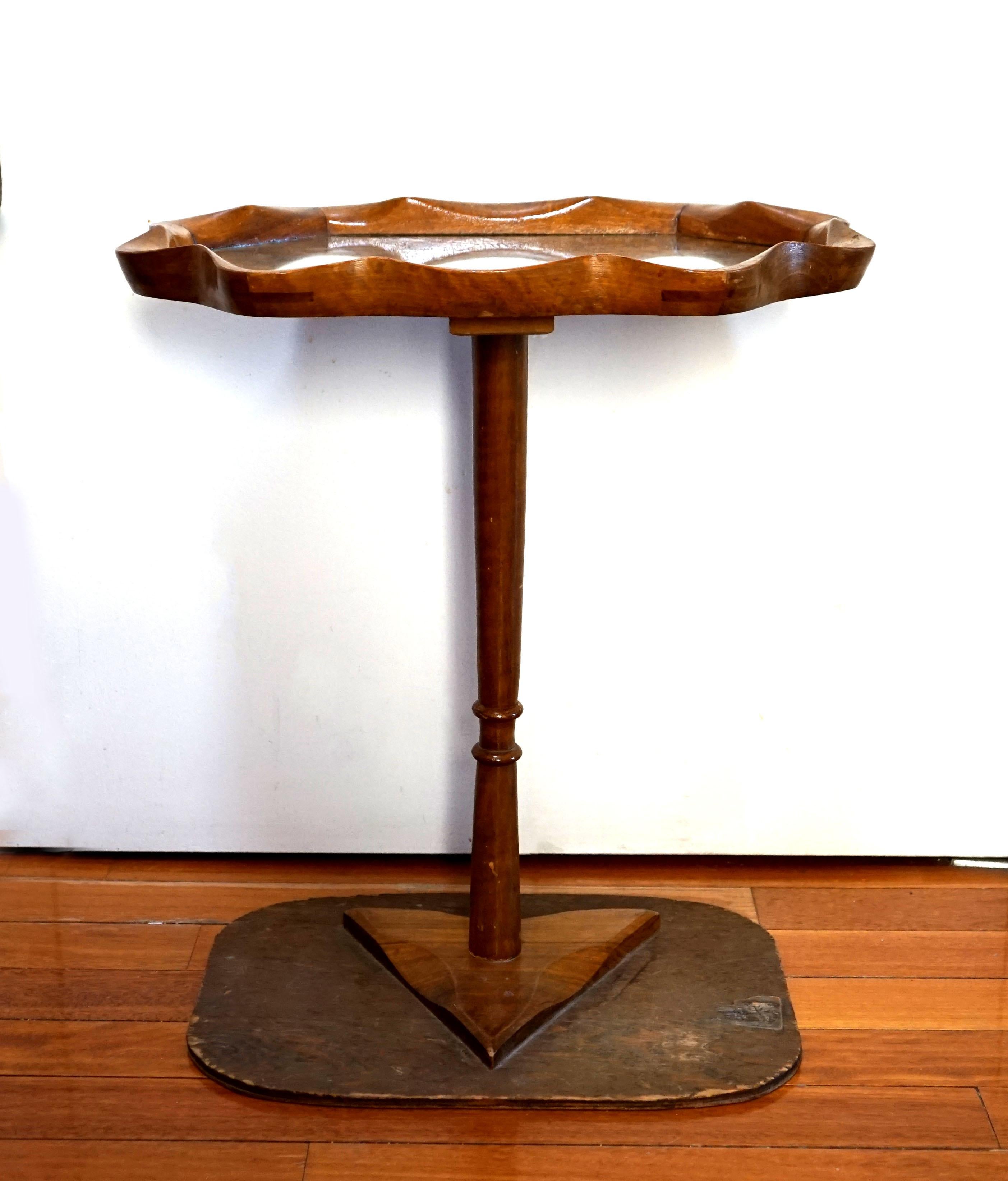 American 19th Century Collectible Maple or Walnut Hand-Carved Table with Scalloped Rim For Sale