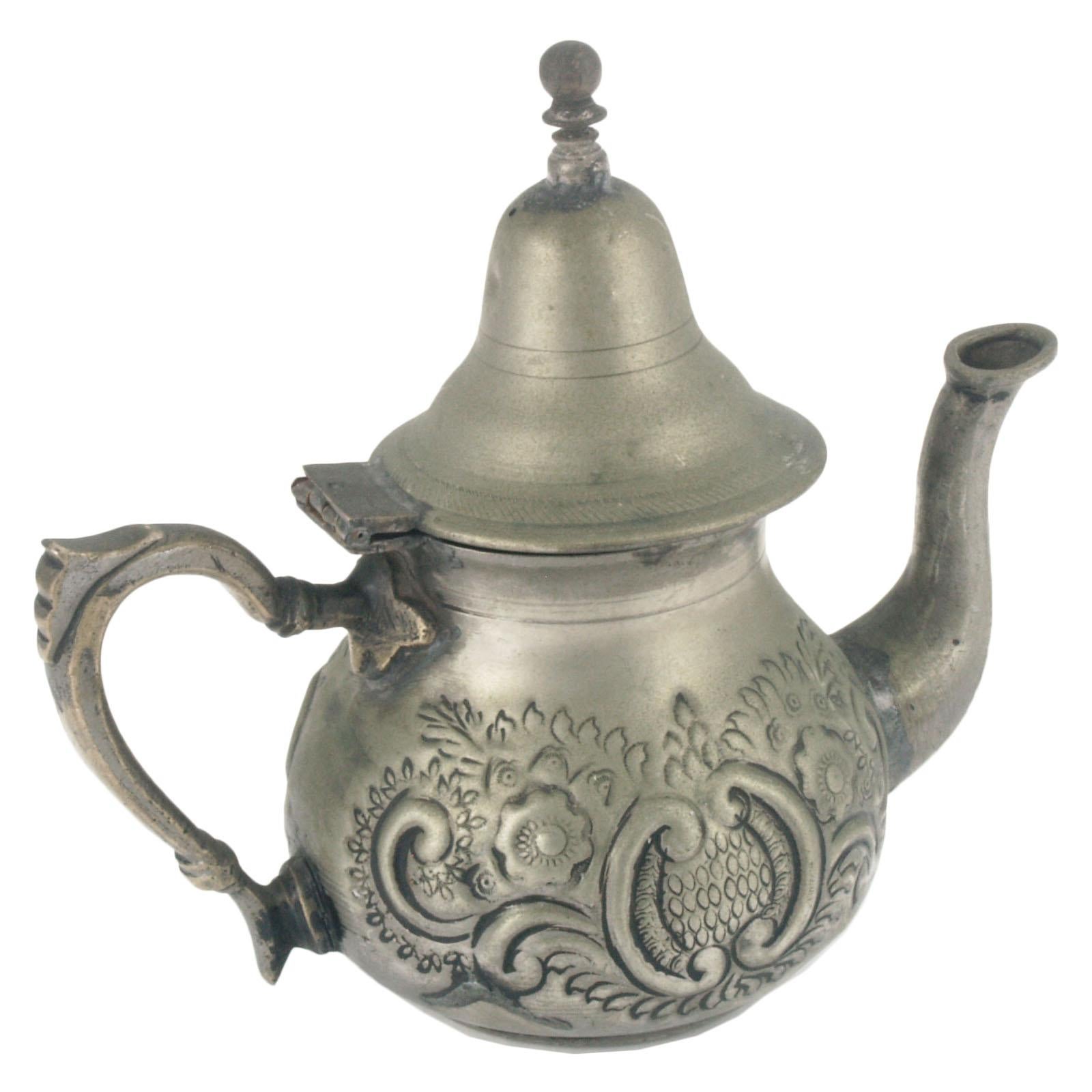 Sammlung antiker arabischer Teekannen aus dem 19. Jahrhundert, Markt 