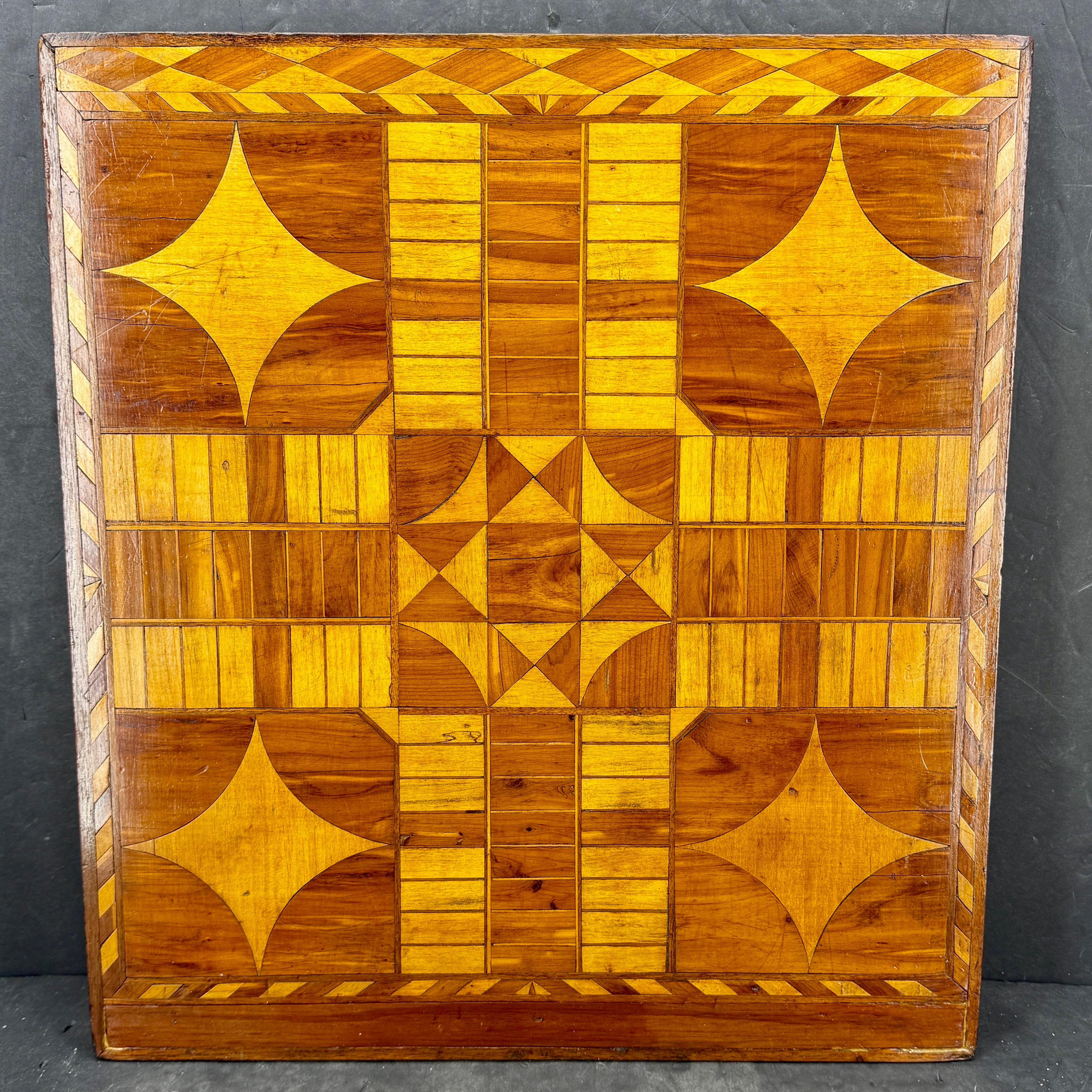 19. Jahrhundert Collection Checker Parcheesi Holz Spielbretter im Angebot 7