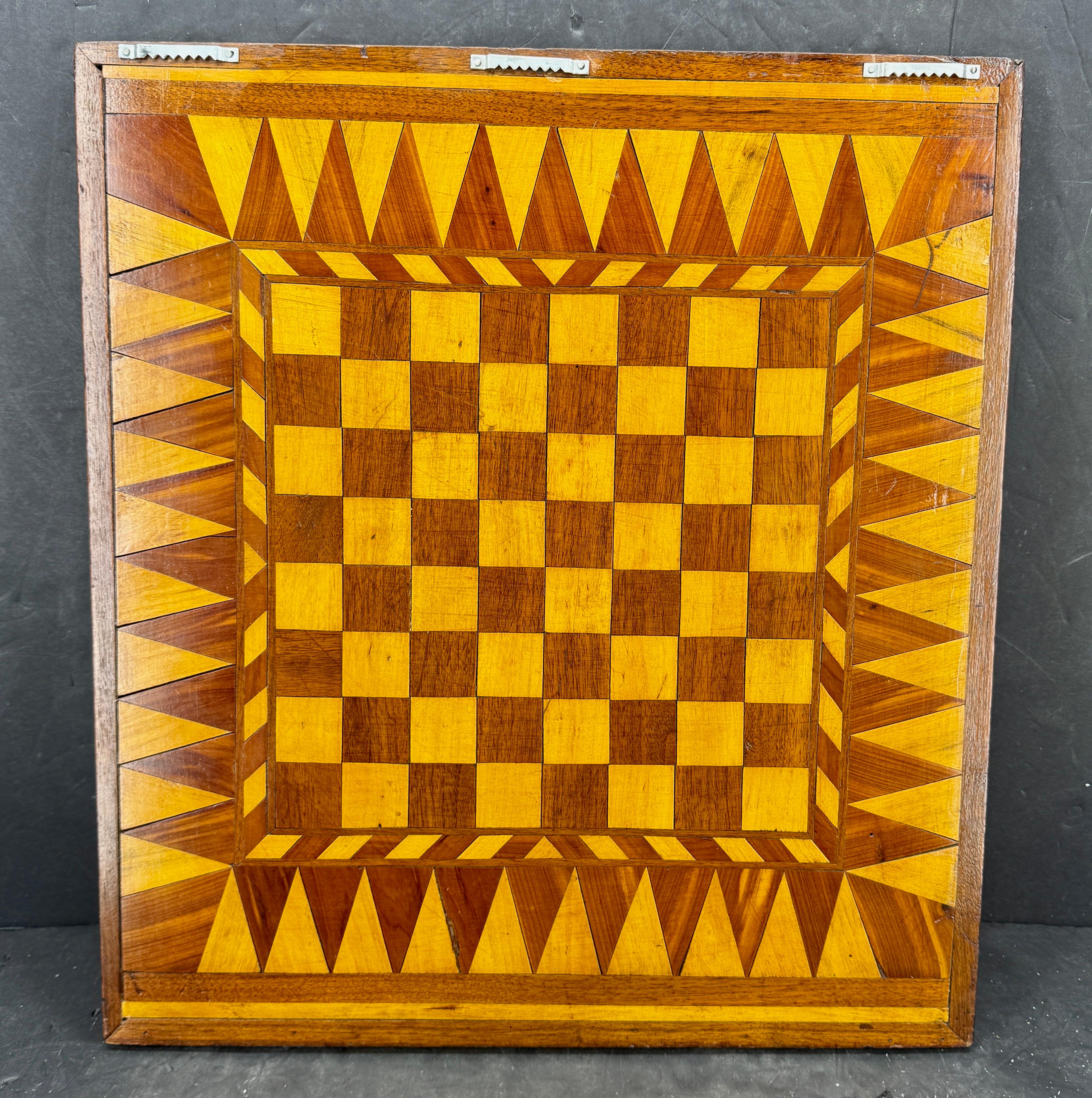 19. Jahrhundert Collection Checker Parcheesi Holz Spielbretter im Angebot 9