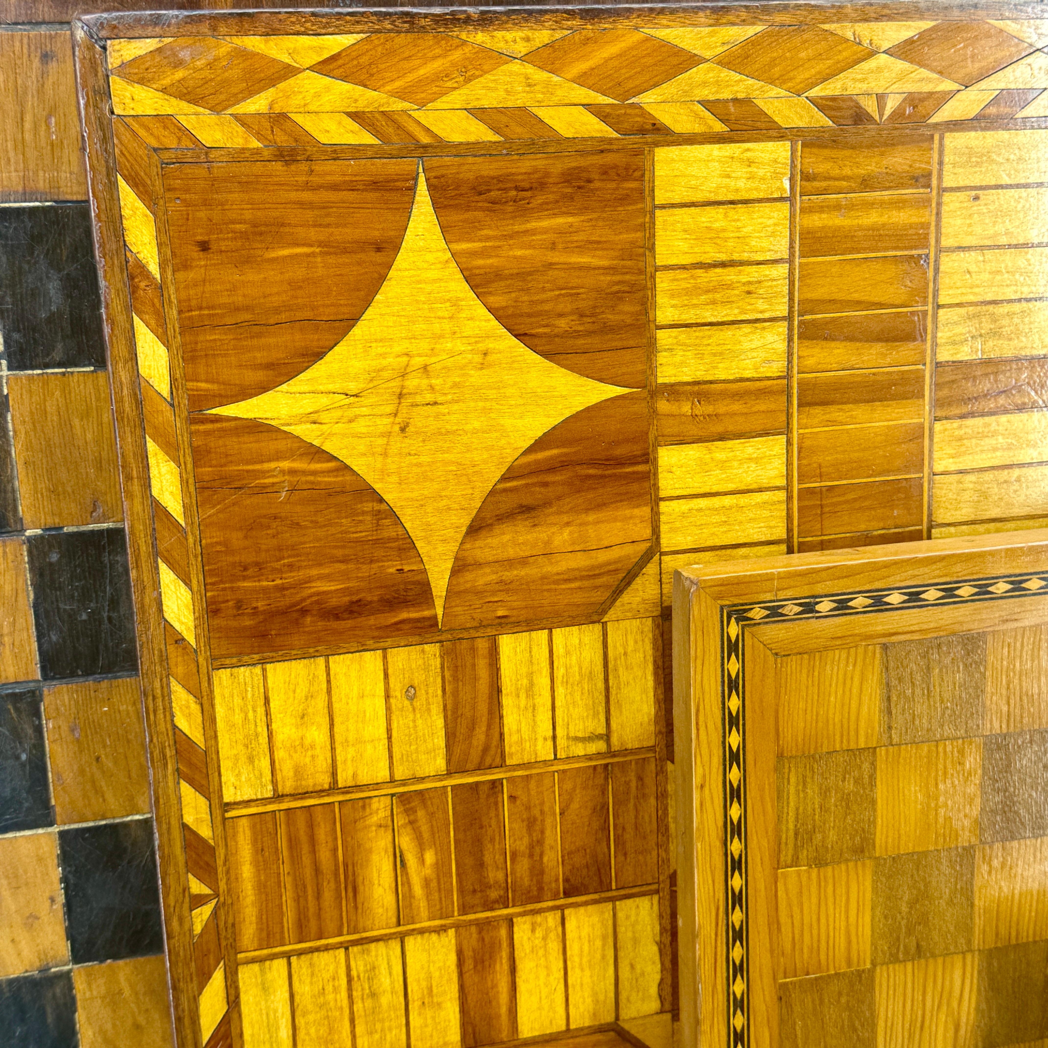 19. Jahrhundert Collection Checker Parcheesi Holz Spielbretter im Angebot 3