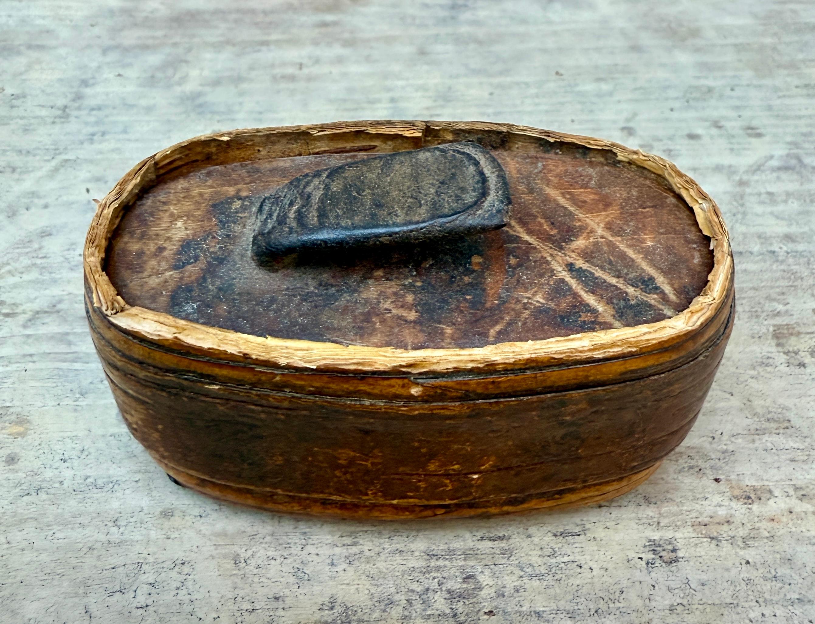 19th Century Collection of 9 Swedish Boxes in Birch Bark For Sale 3