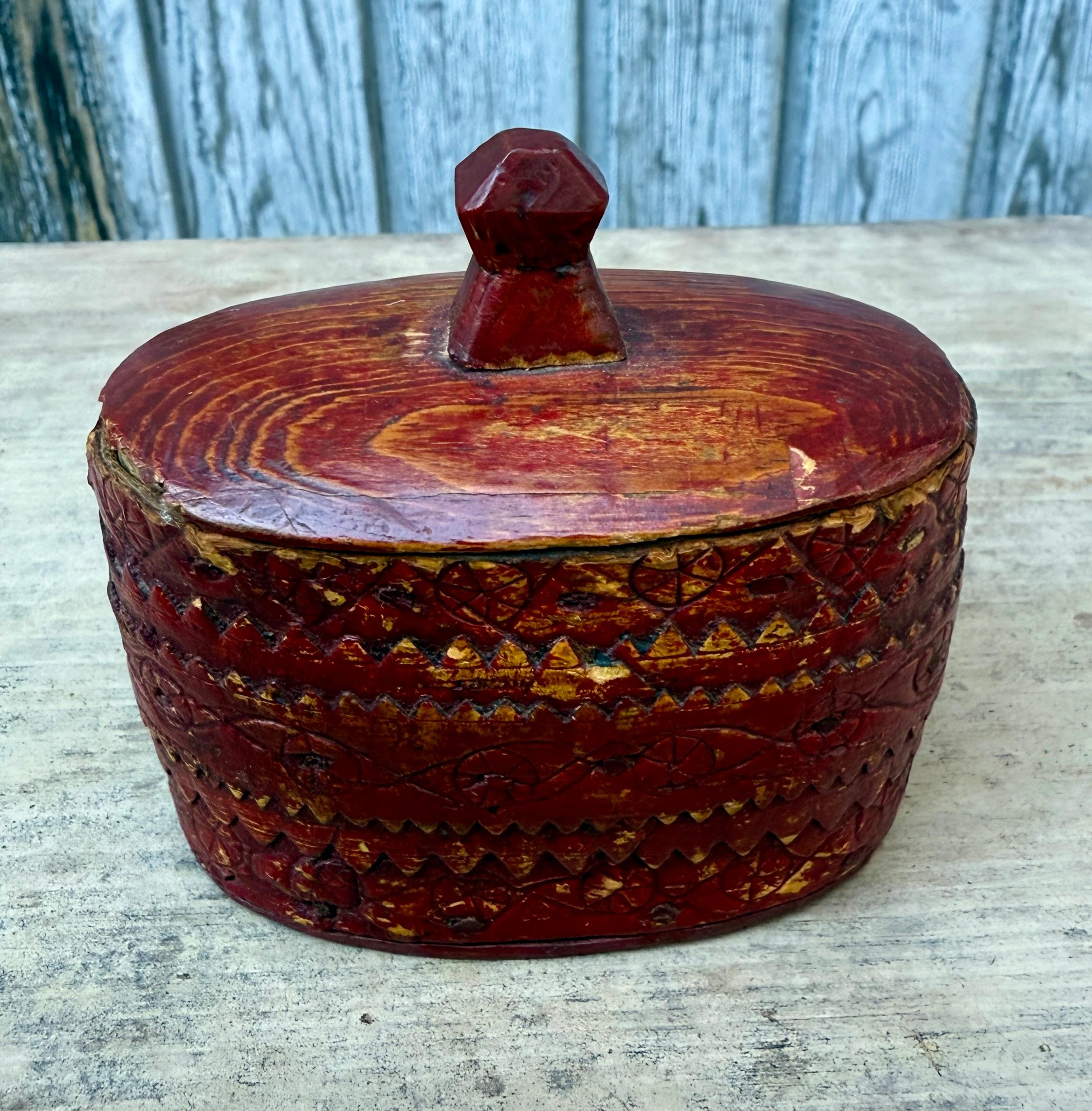 19th Century Collection of 9 Swedish Boxes in Birch Bark For Sale 4