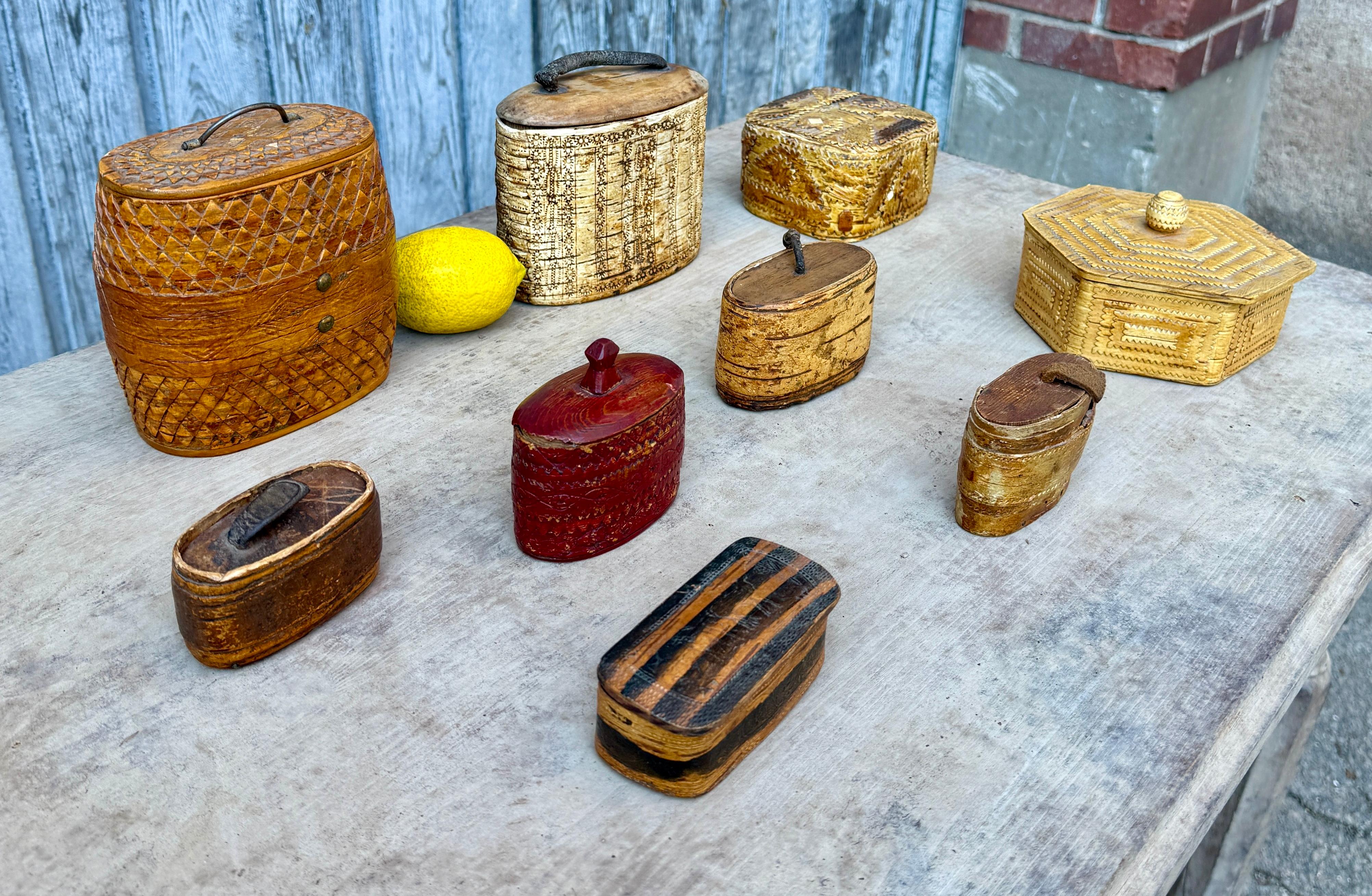 19th Century Collection of 9 Swedish Boxes in Birch Bark In Good Condition For Sale In Haddonfield, NJ