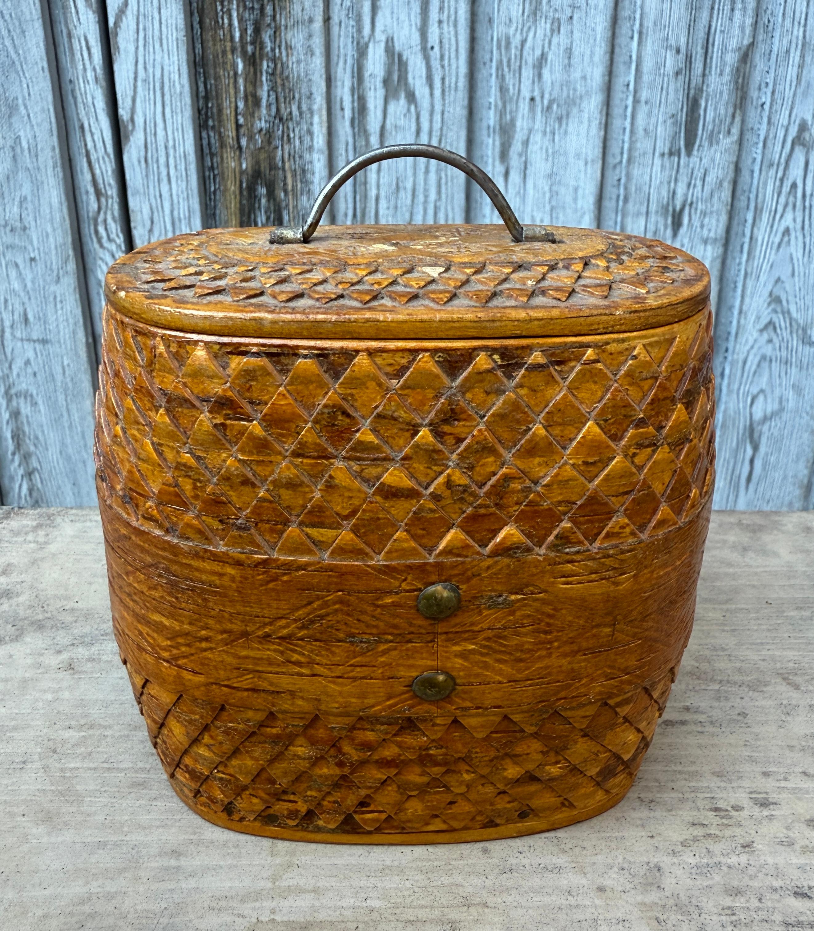 19th Century Collection of 9 Swedish Boxes in Birch Bark For Sale 1