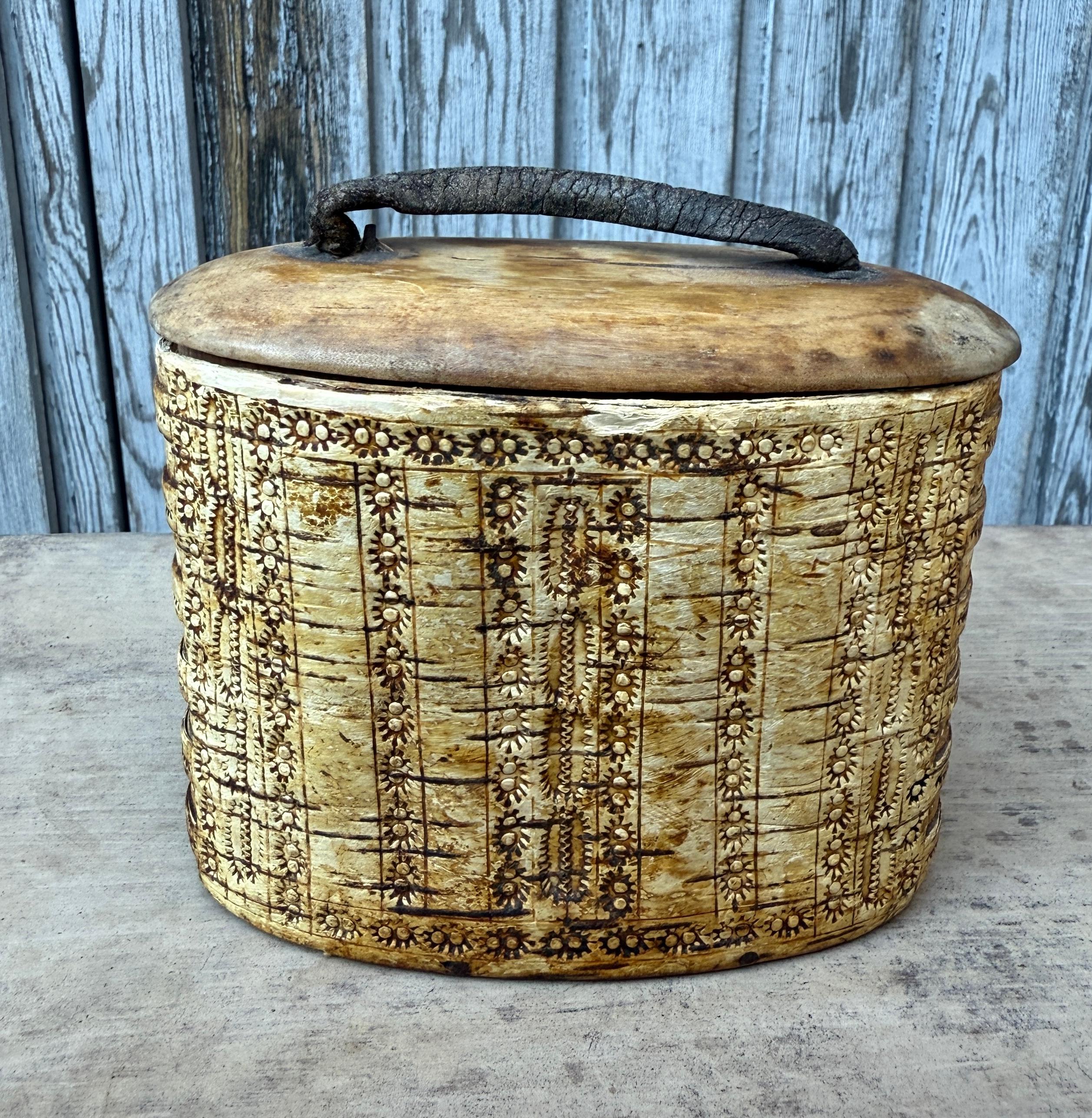 19th Century Collection of 9 Swedish Boxes in Birch Bark For Sale 2