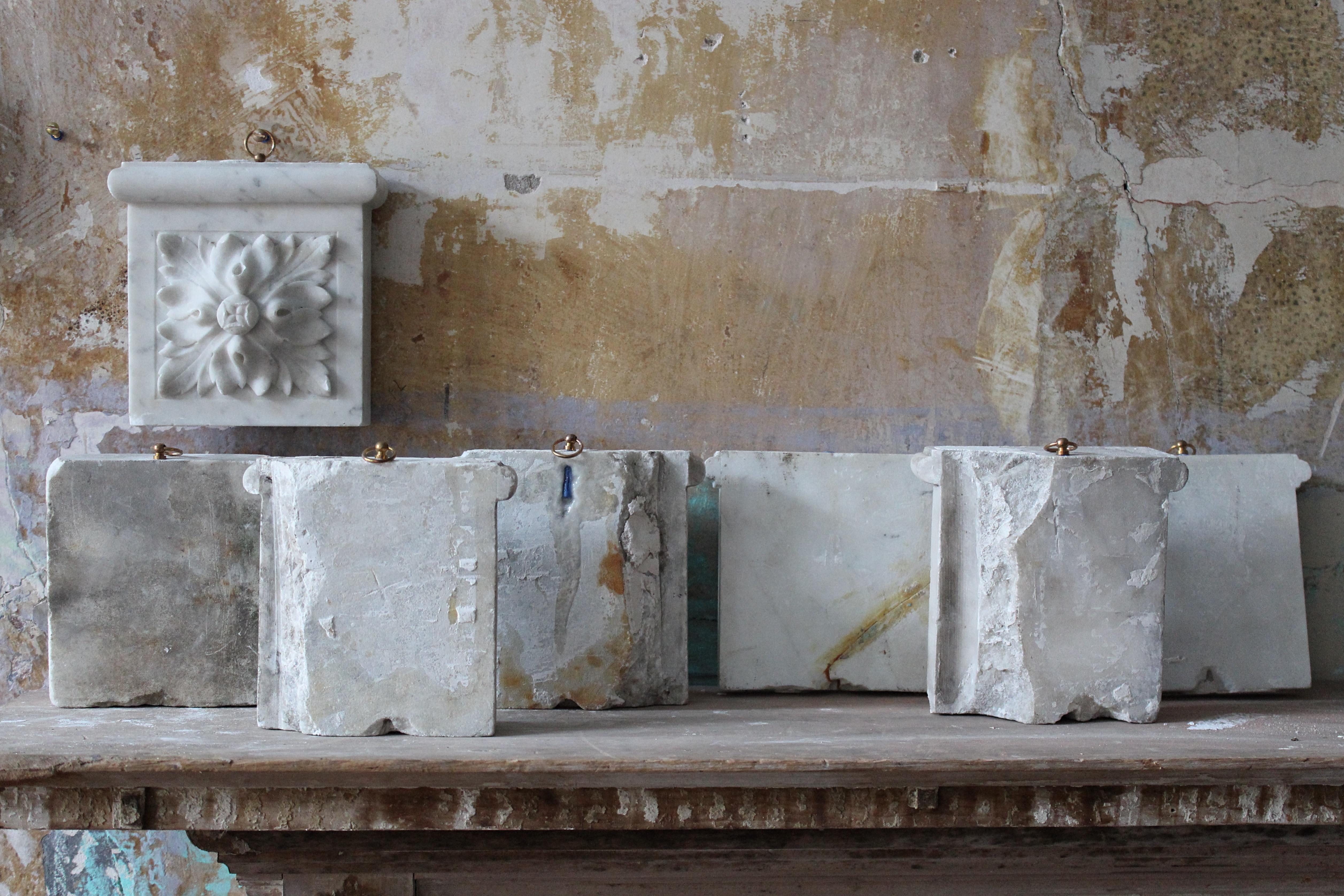 Collection d'éléments architecturaux en marbre sculpté du 19e siècle Maison de campagne en vente 5
