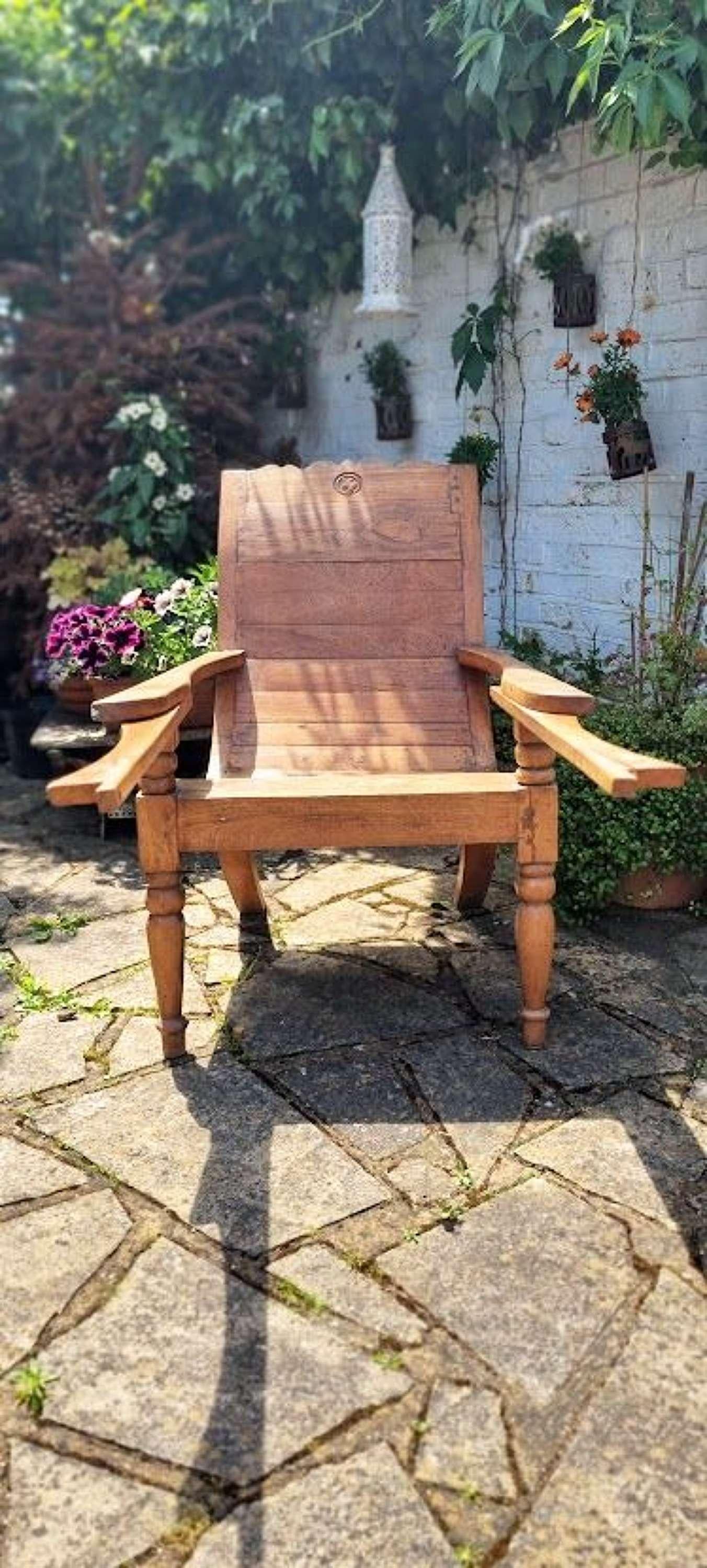 Teak shop plantation chair