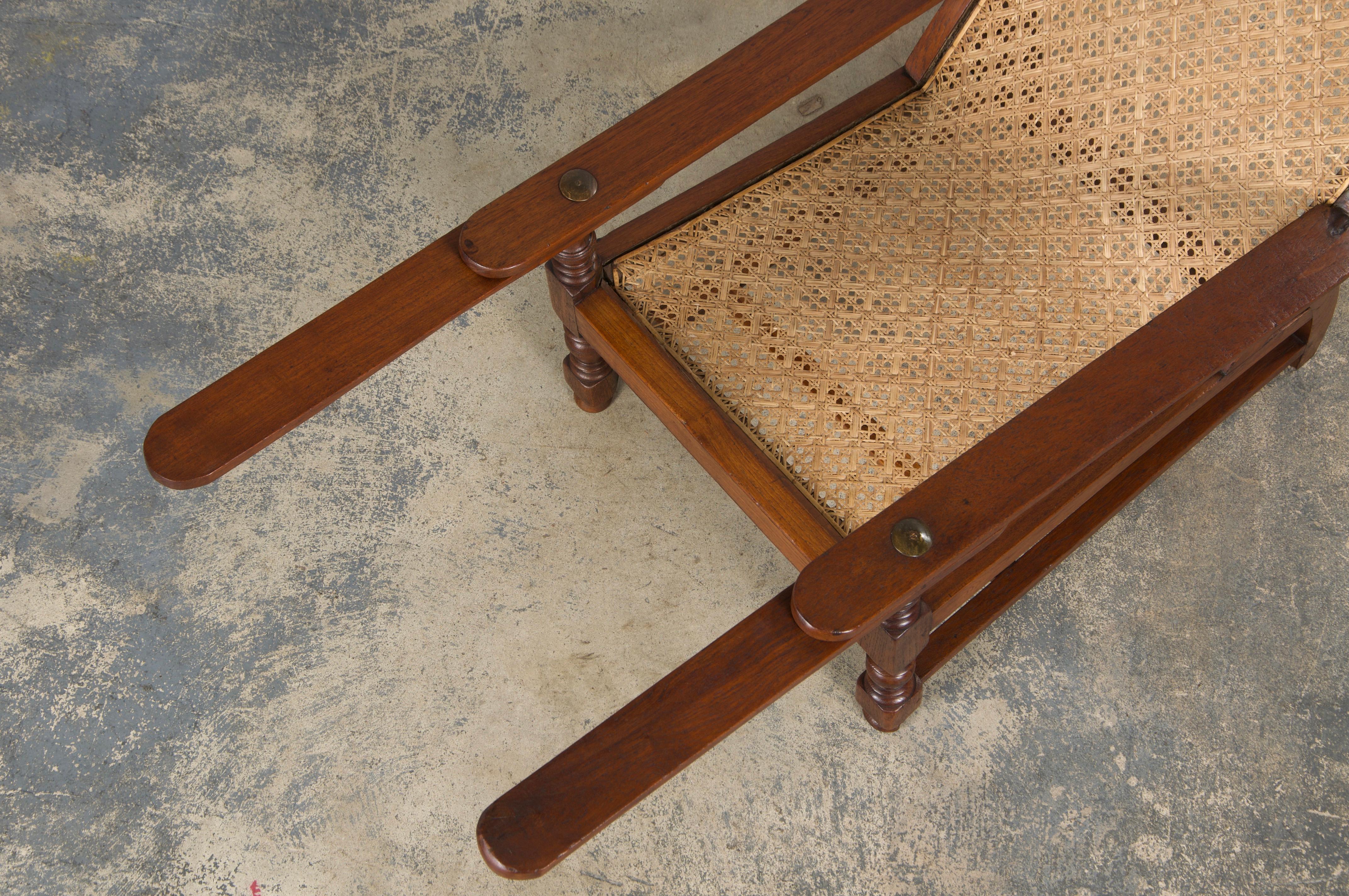 Chaise de salon Plantation en acajou colonial du 19e siècle en vente 4