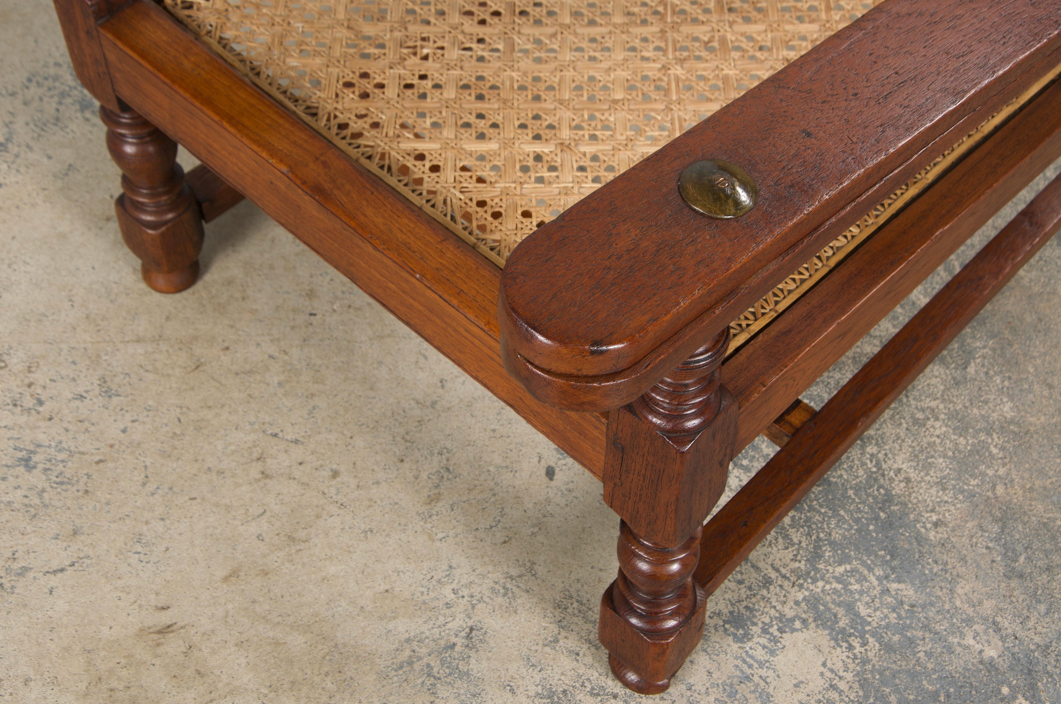 Chaise de salon Plantation en acajou colonial du 19e siècle en vente 5