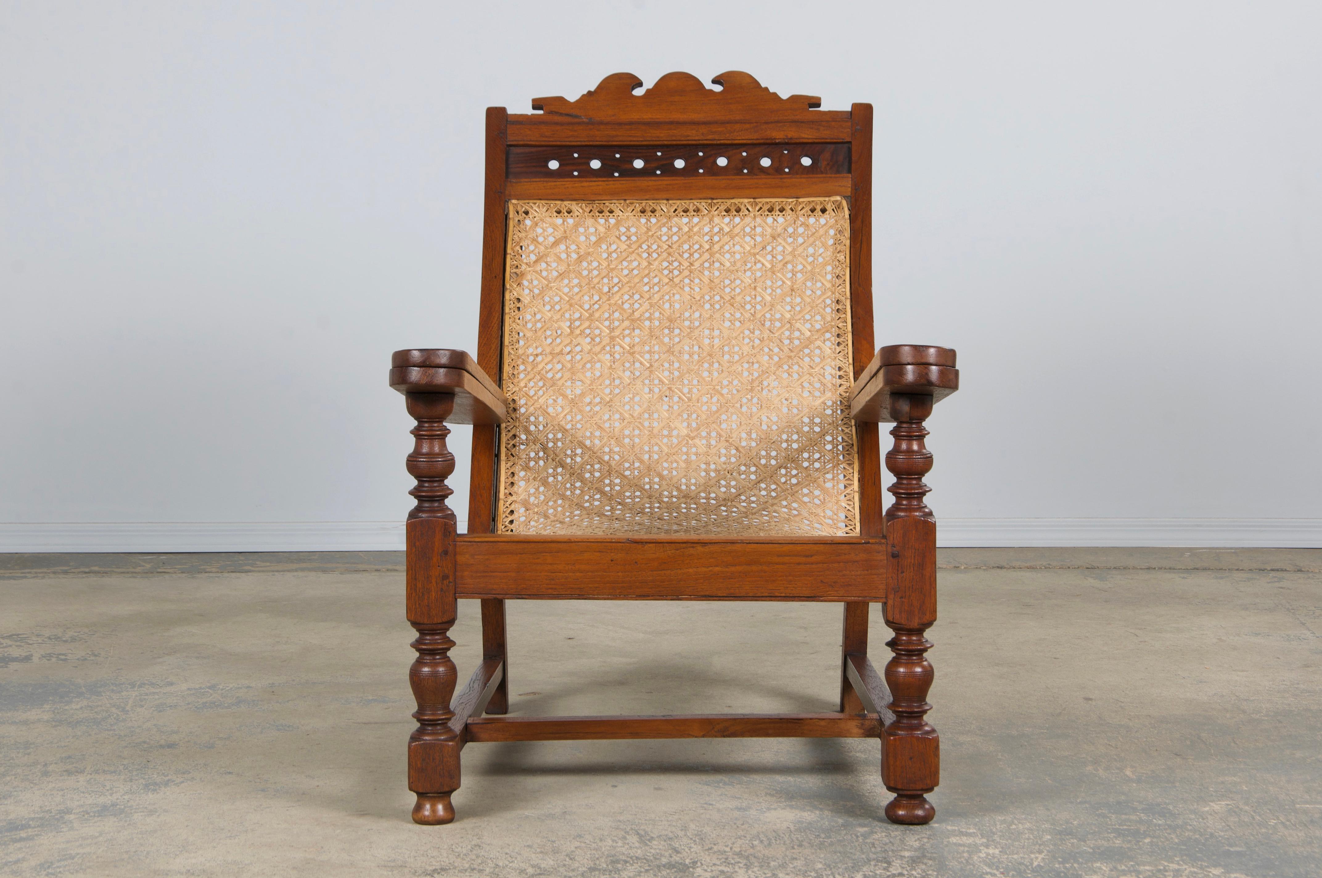 Colonial britannique Chaise de salon Plantation en acajou colonial du 19e siècle en vente