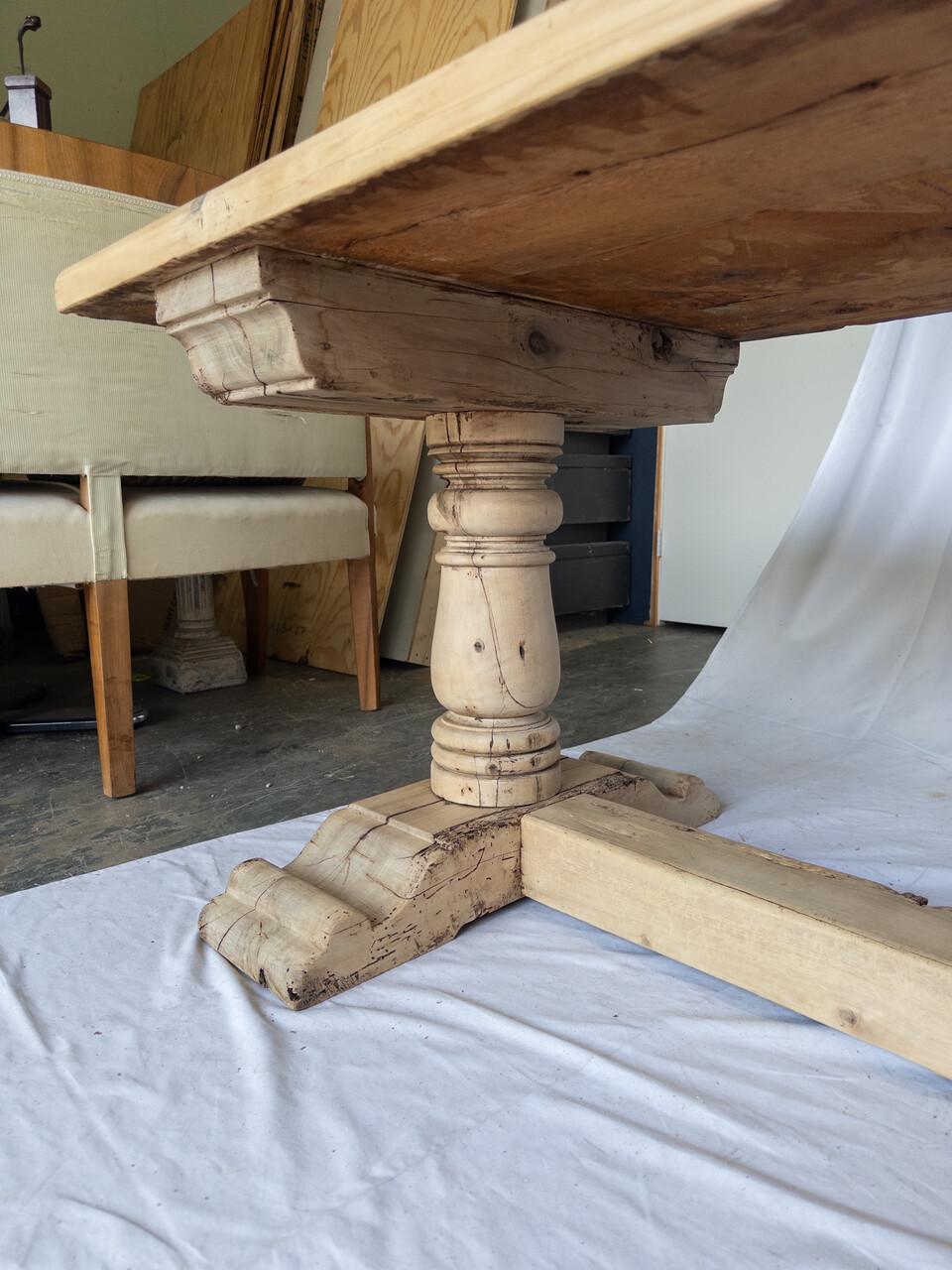 Table à tréteaux espagnole coloniale du 19ème siècle en vente 1