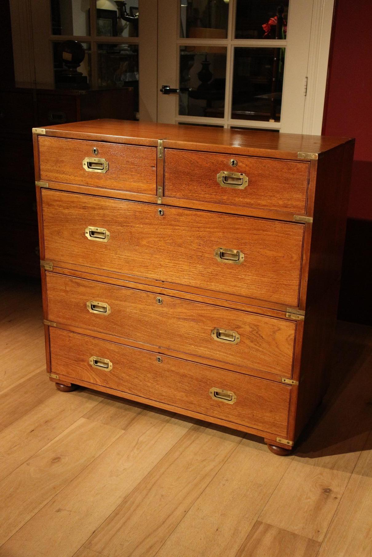 19th Century Colonial Teak Wooden Victorian Campaign Chest of Drawers In Good Condition In Eindhoven, NL
