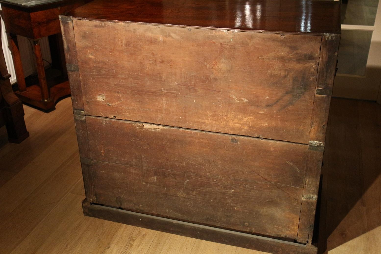 19th Century Colonial Teak Wooden Victorian Campaign Chest of Drawers (Kupfer)