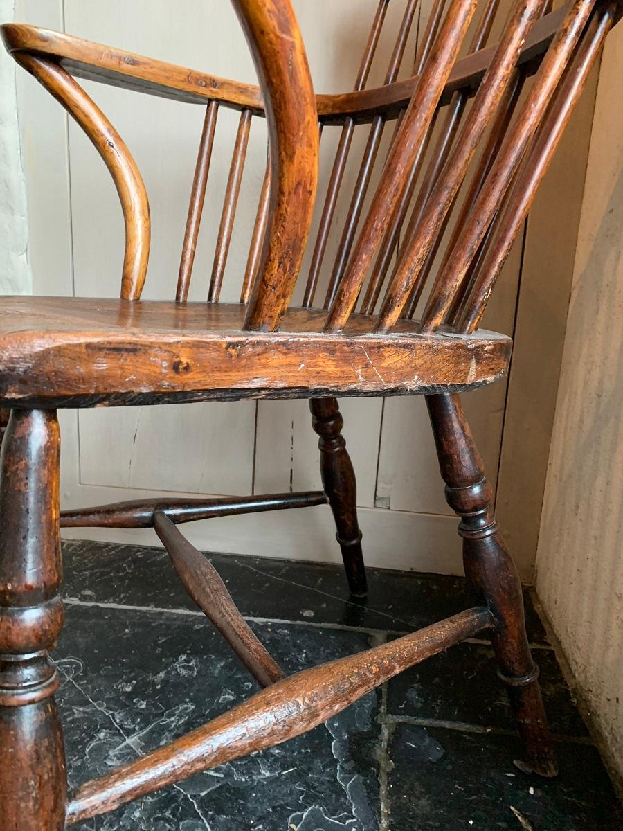 19th Century Comb Back Windsor Chair For Sale 3