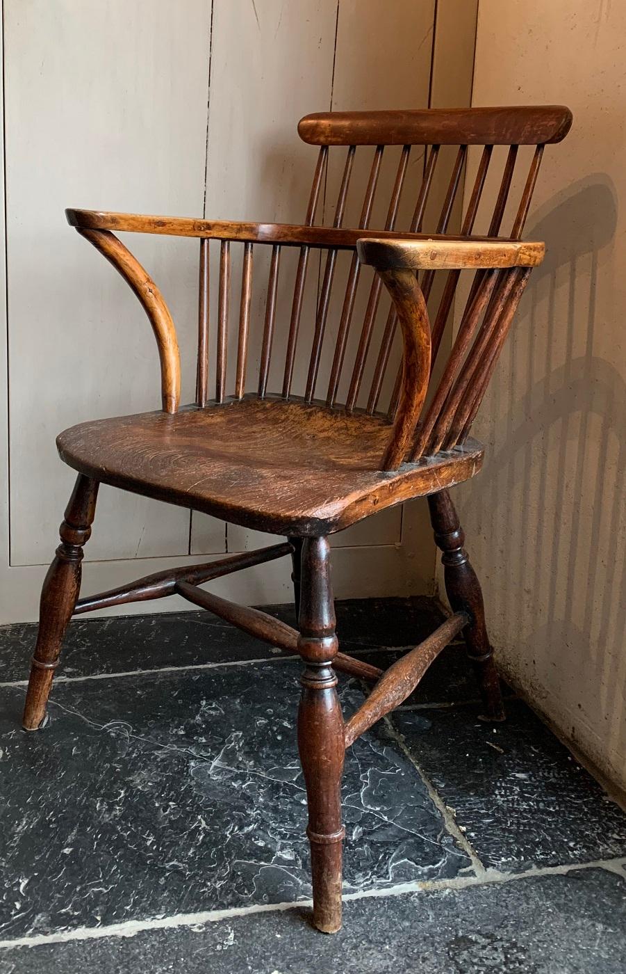 19th Century Comb Back Windsor Chair For Sale 5