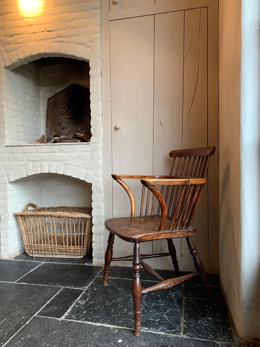 Fait main Chaise Windsor à dossier en peigne du 19e siècle en vente