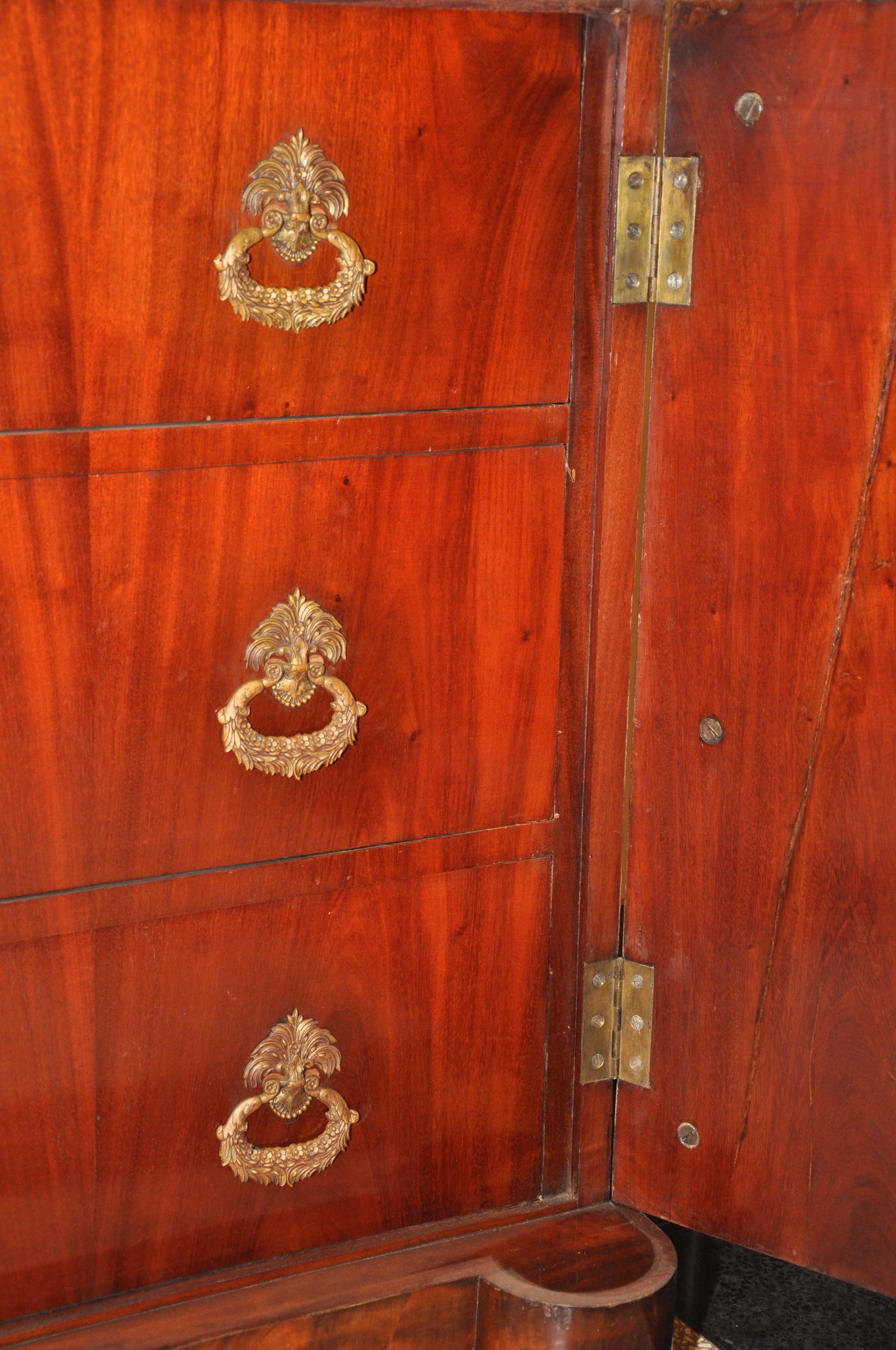 Marble 19th Century Commode à Vantaux Flame Mahogany, France, 1815