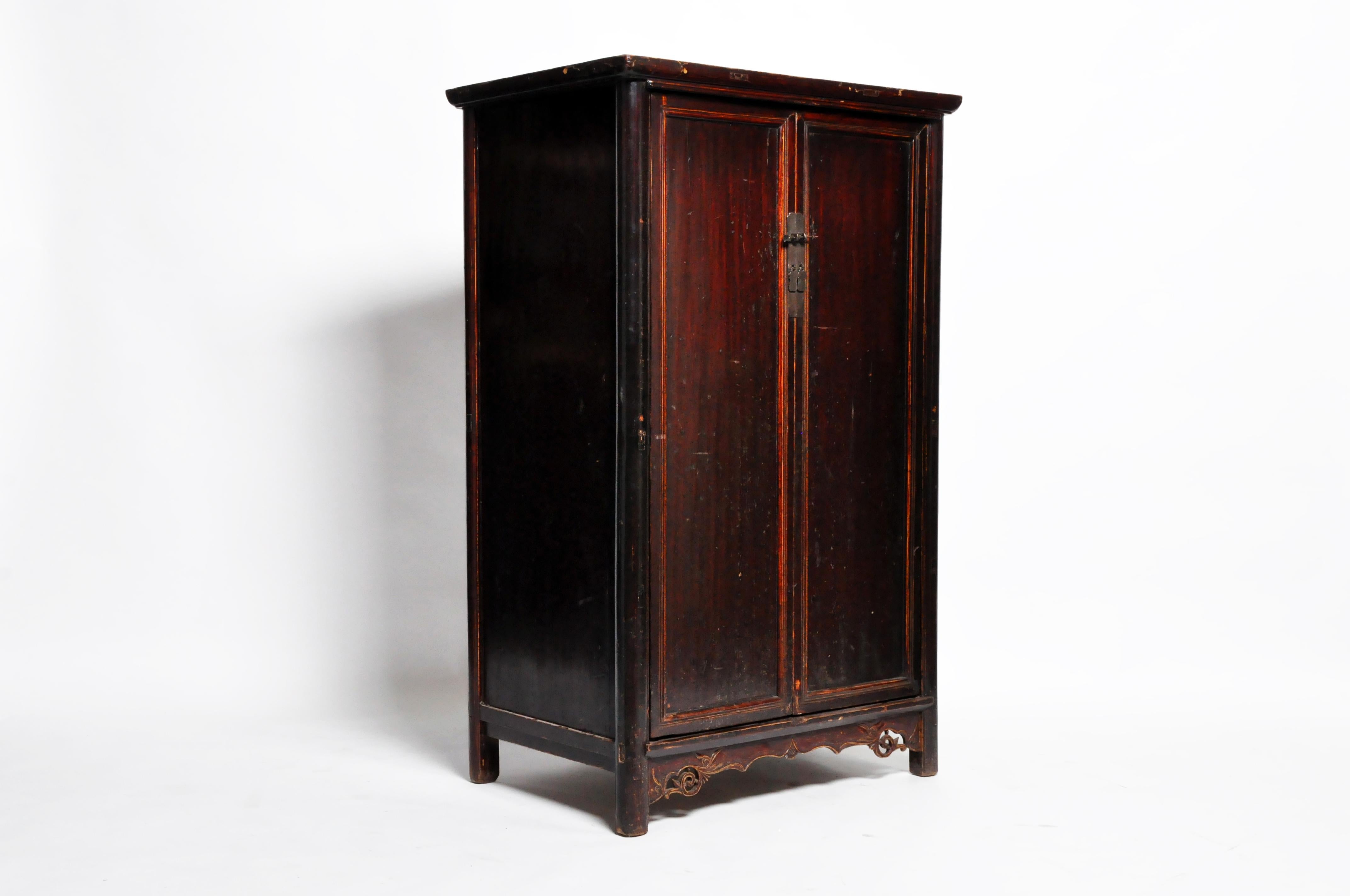19th Century Compact Chinese Round-Corner Cabinet In Good Condition In Chicago, IL