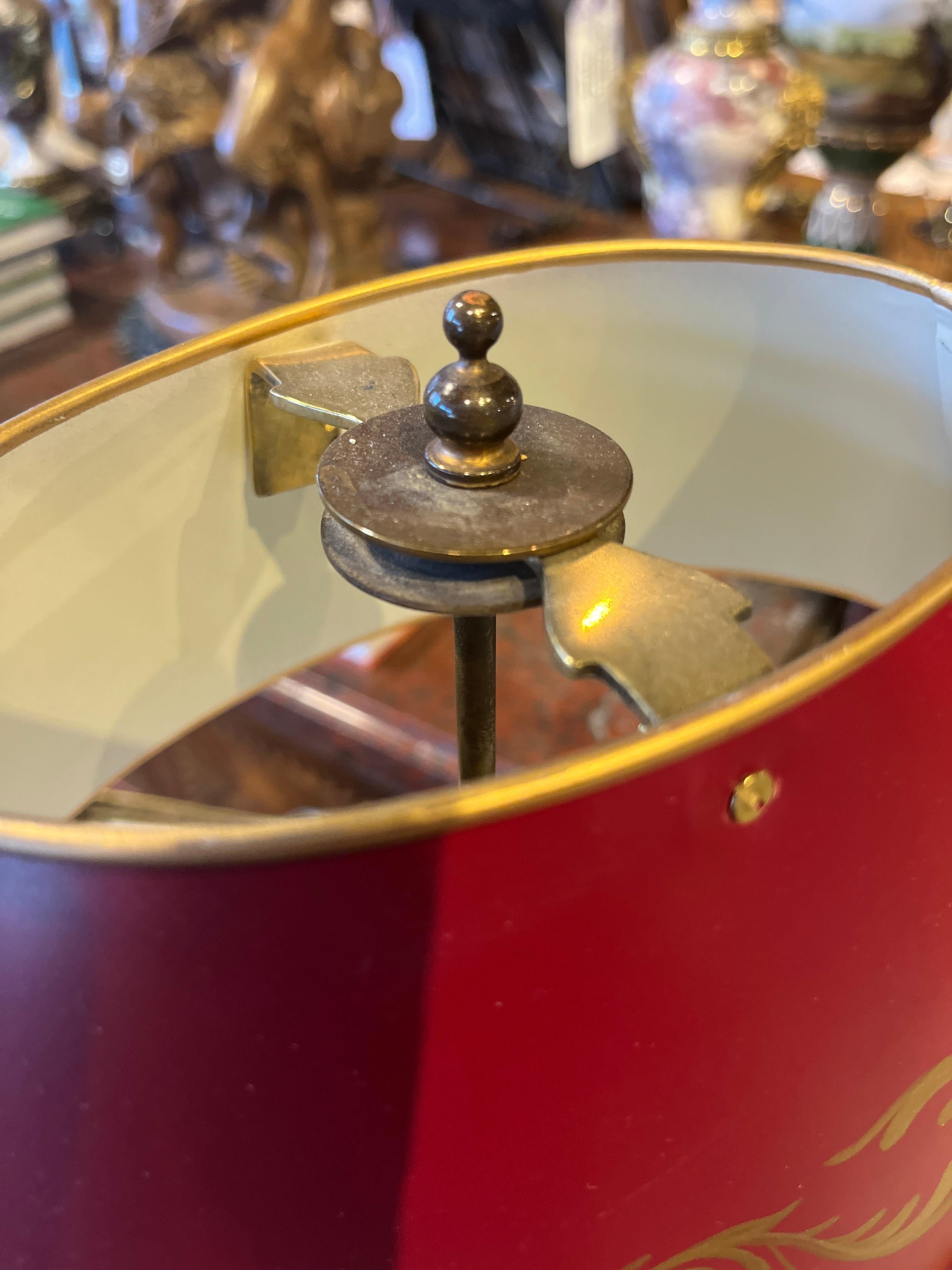 Francese 19th Century Consulat - Empire Style French Tole Bouillotte Lamp in vendita