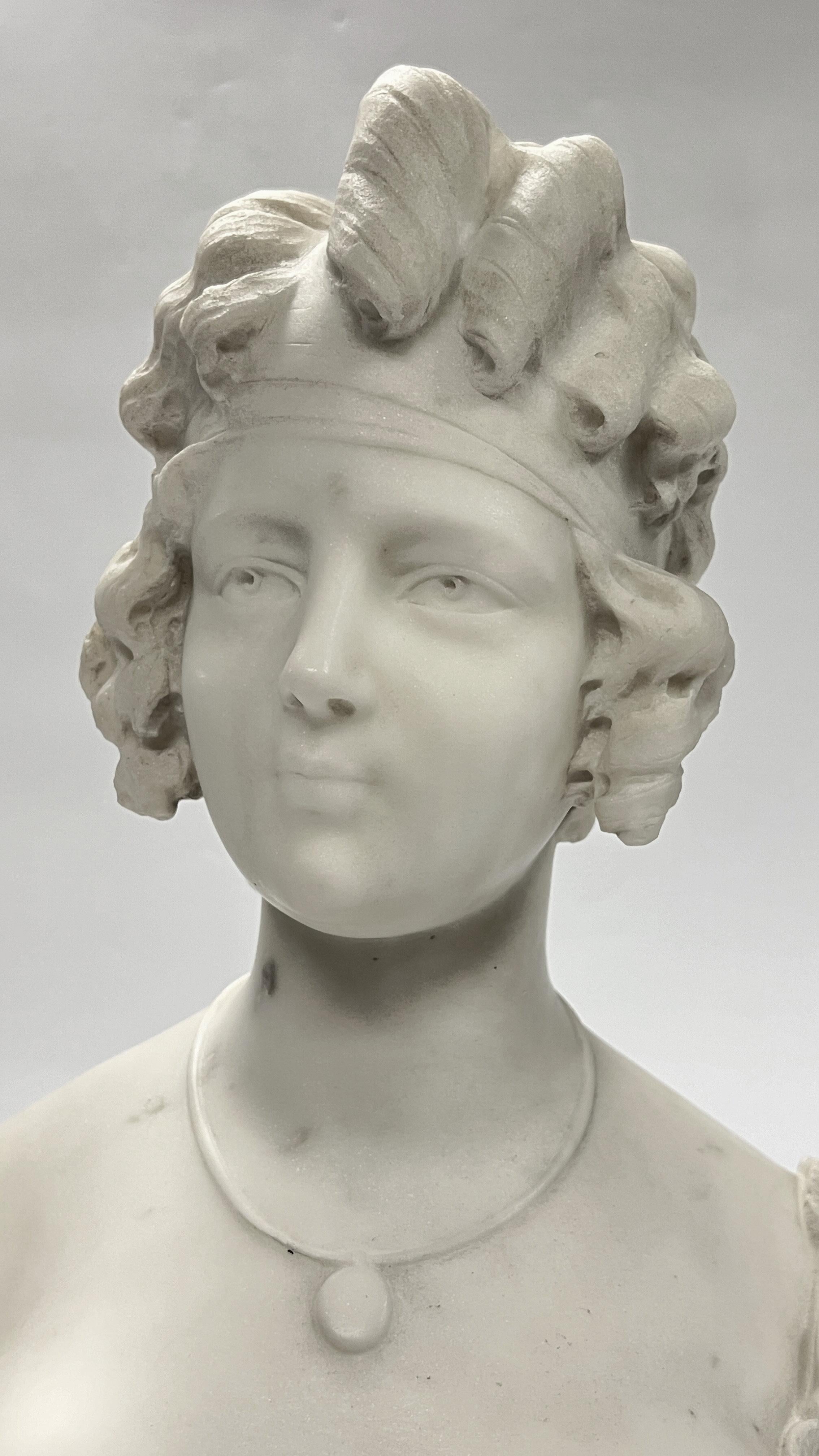 19th Century Continental Female Bust Sculpture in White Marble For Sale 2