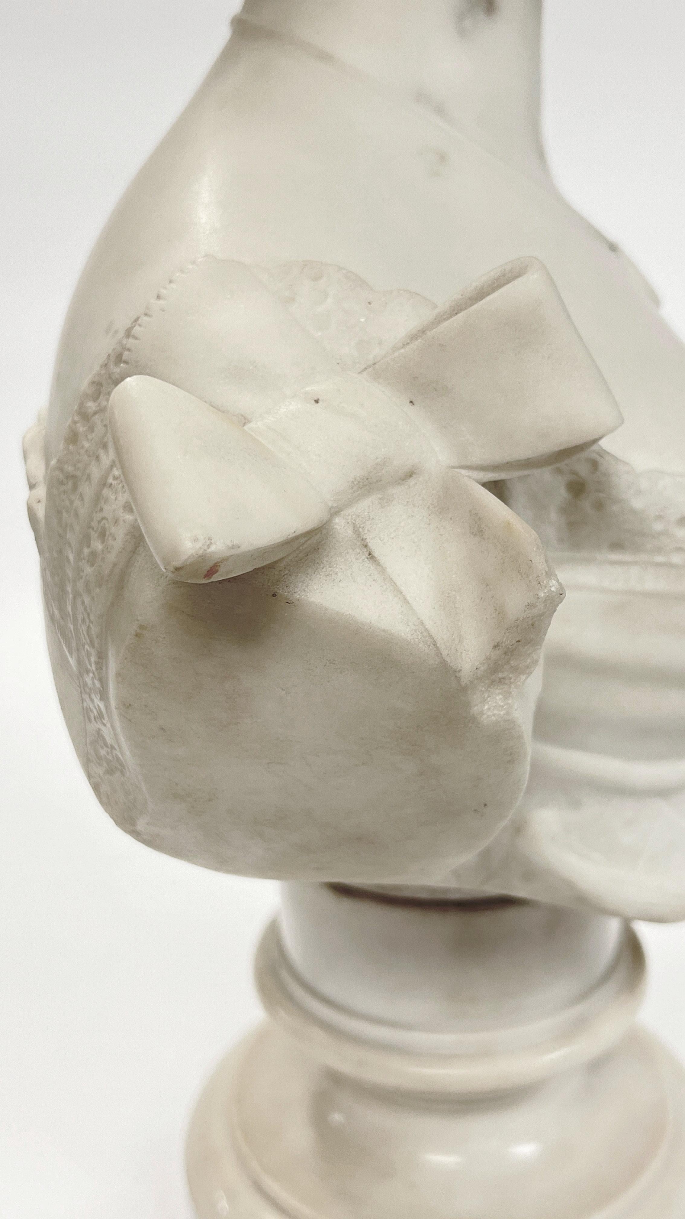 19th Century Continental Female Bust Sculpture in White Marble For Sale 4