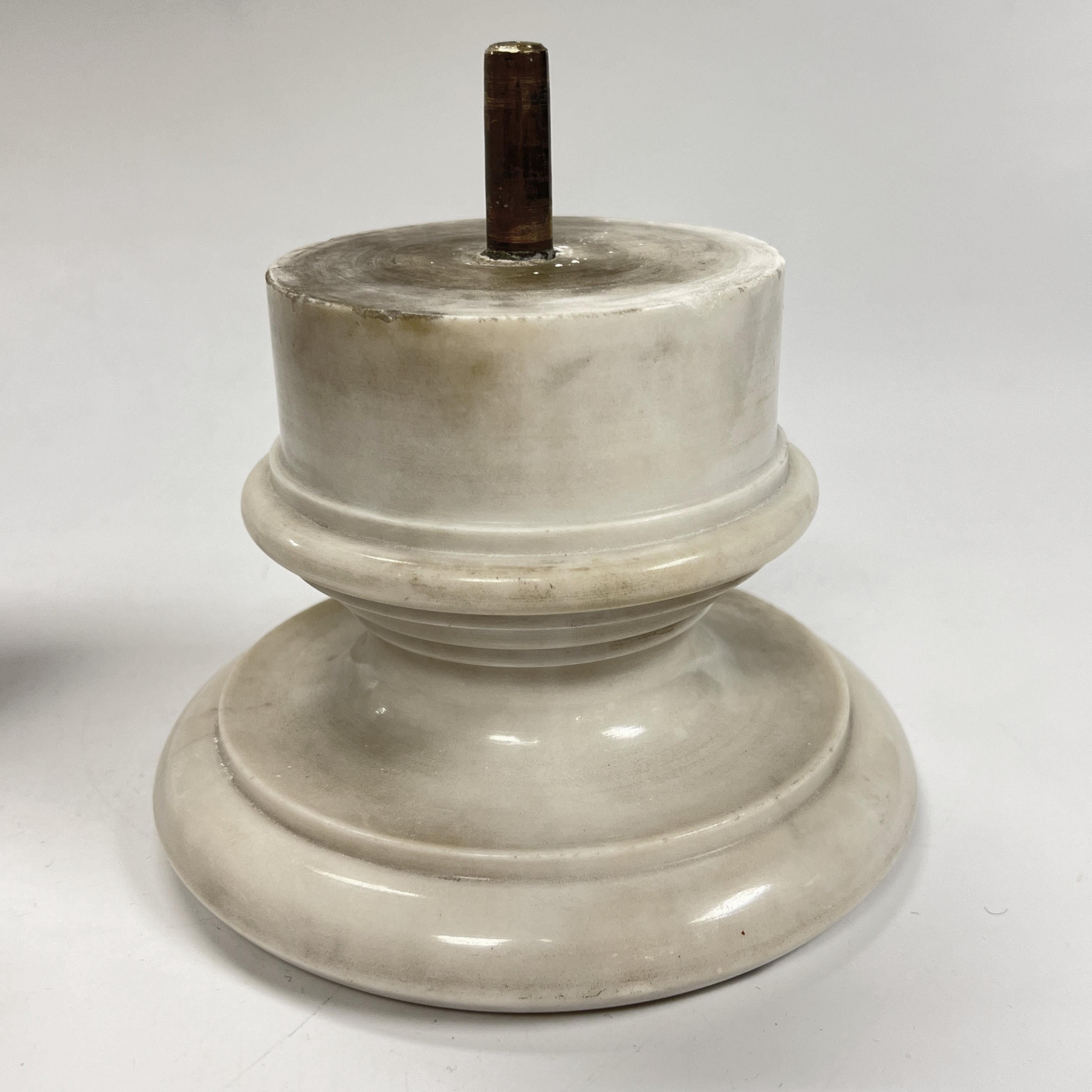19th Century Continental Female Bust Sculpture in White Marble For Sale 7