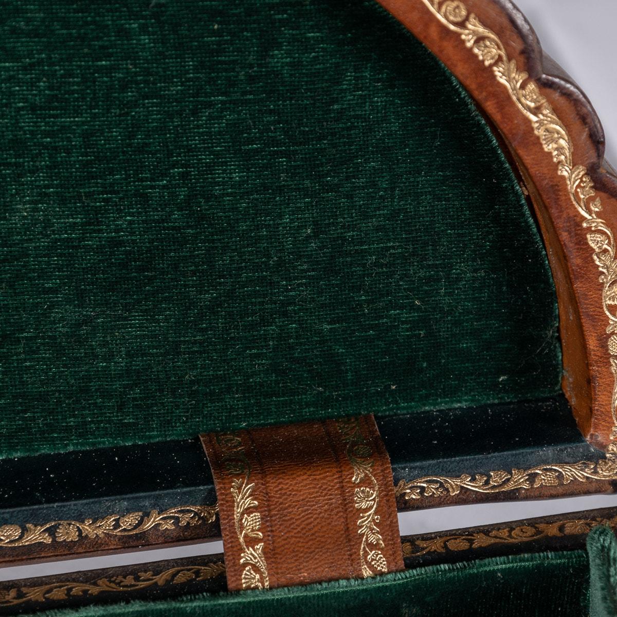 Boîte à bijoux de musique Reuge en cuir continental du 19ème siècle, vers 1880 6