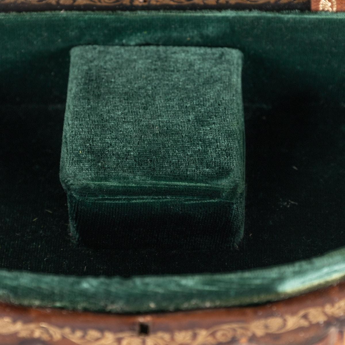 Boîte à bijoux de musique Reuge en cuir continental du 19ème siècle, vers 1880 2