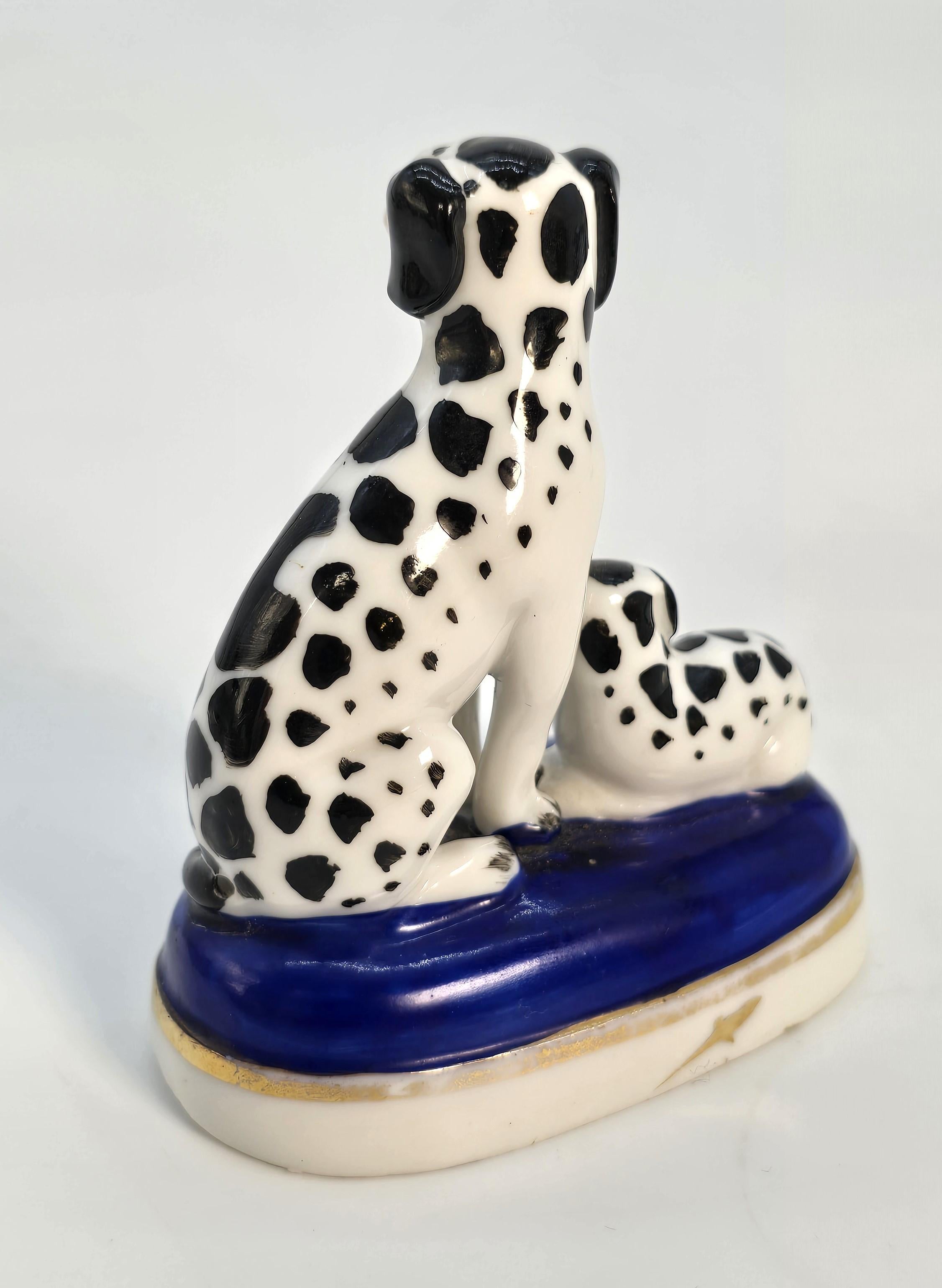 Paire de chiens miniatures en porcelaine peinte à la main, A.I.C., 19e siècle. en vente 4