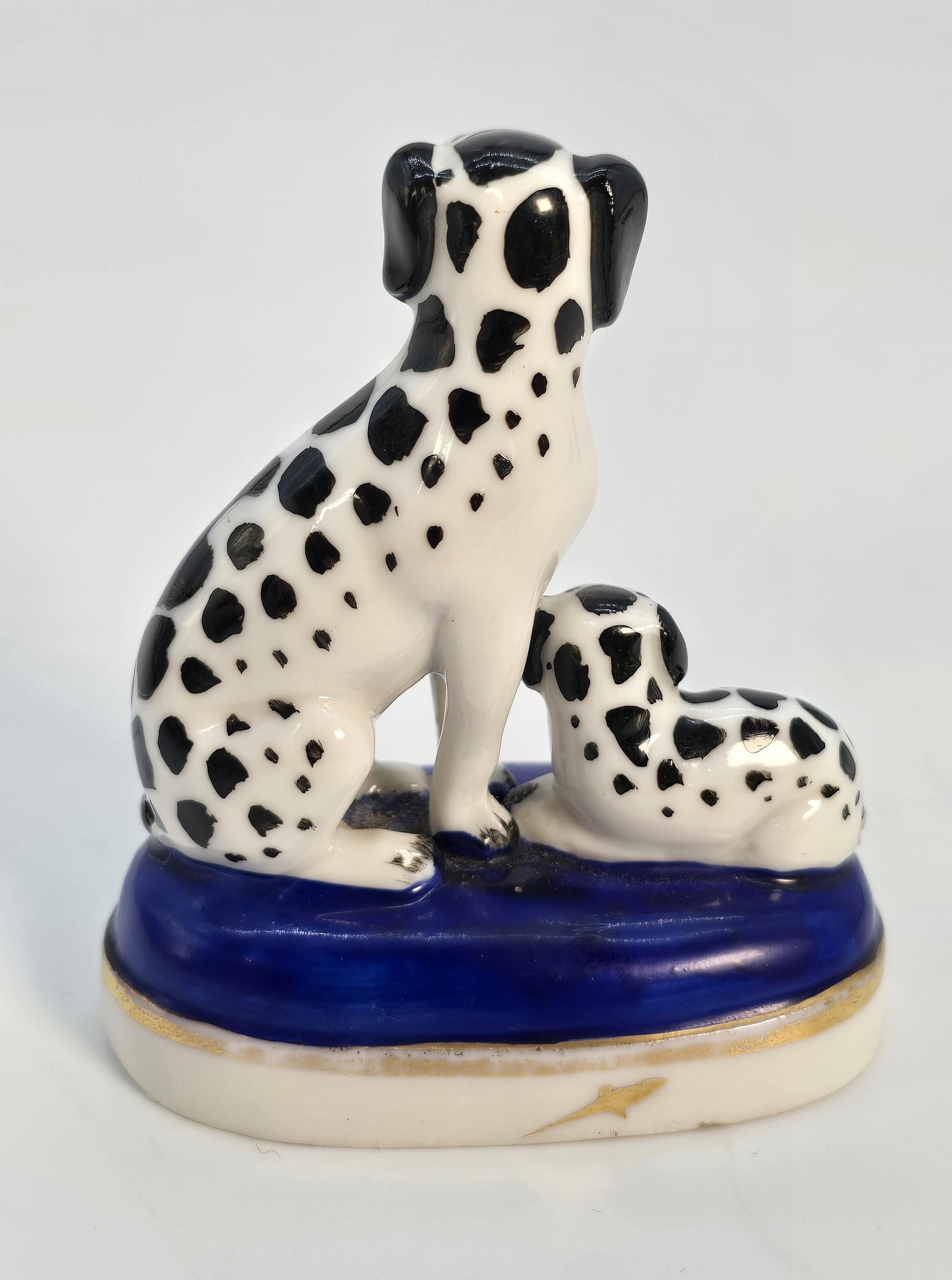 Paire de chiens miniatures en porcelaine peinte à la main, A.I.C., 19e siècle. en vente 5