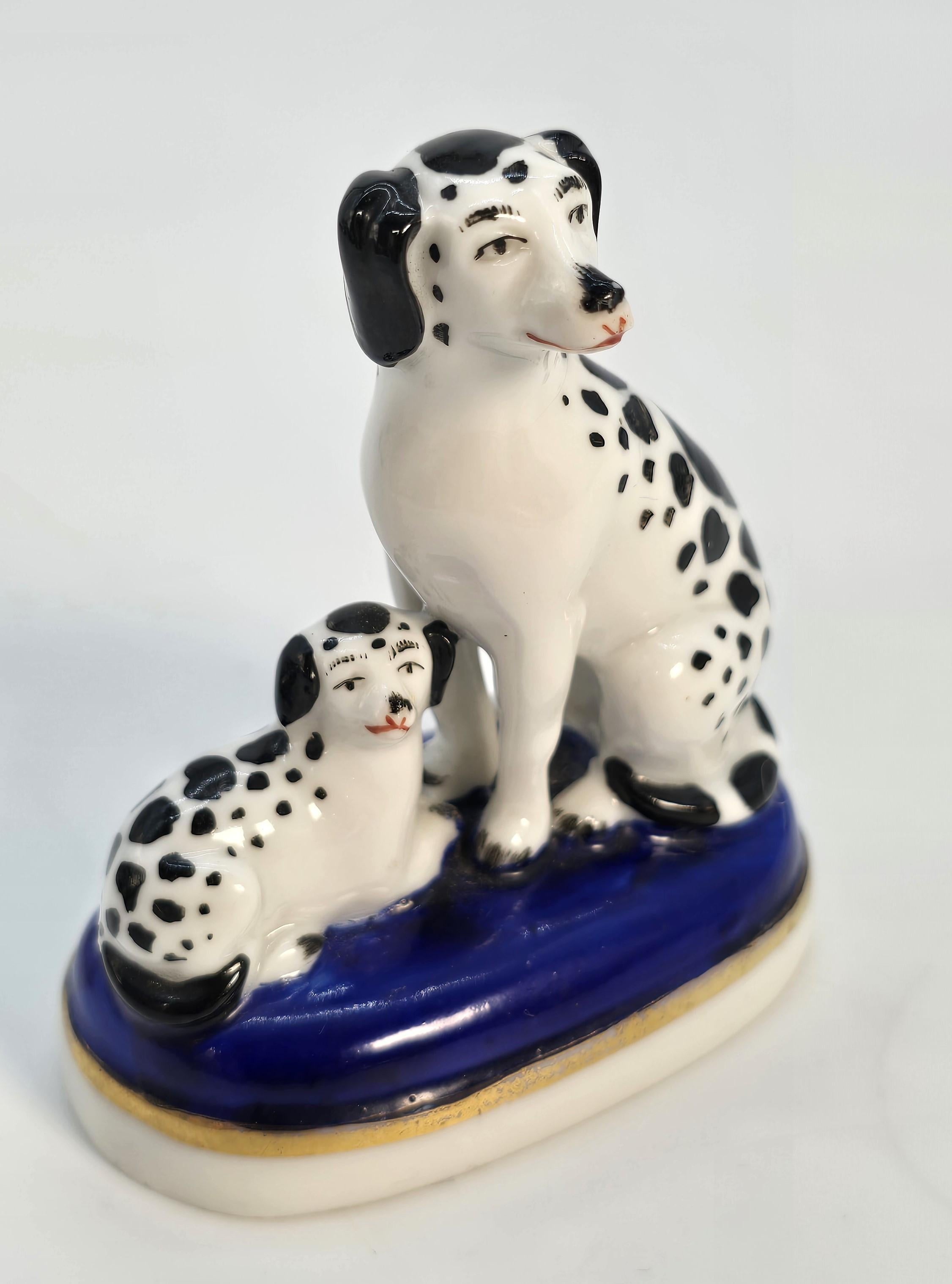Paire de chiens miniatures en porcelaine peinte à la main, A.I.C., 19e siècle. en vente 7